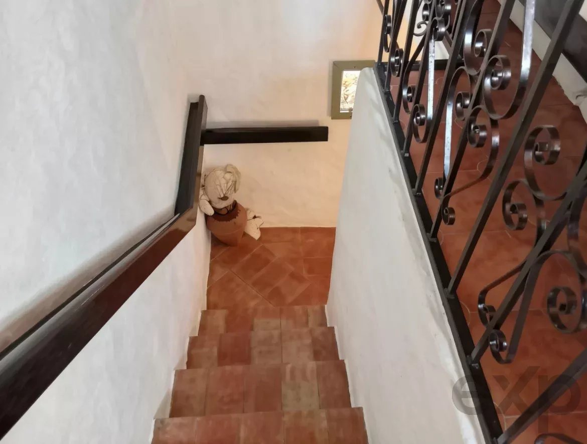 Exclusive property with five independent units and investment potential