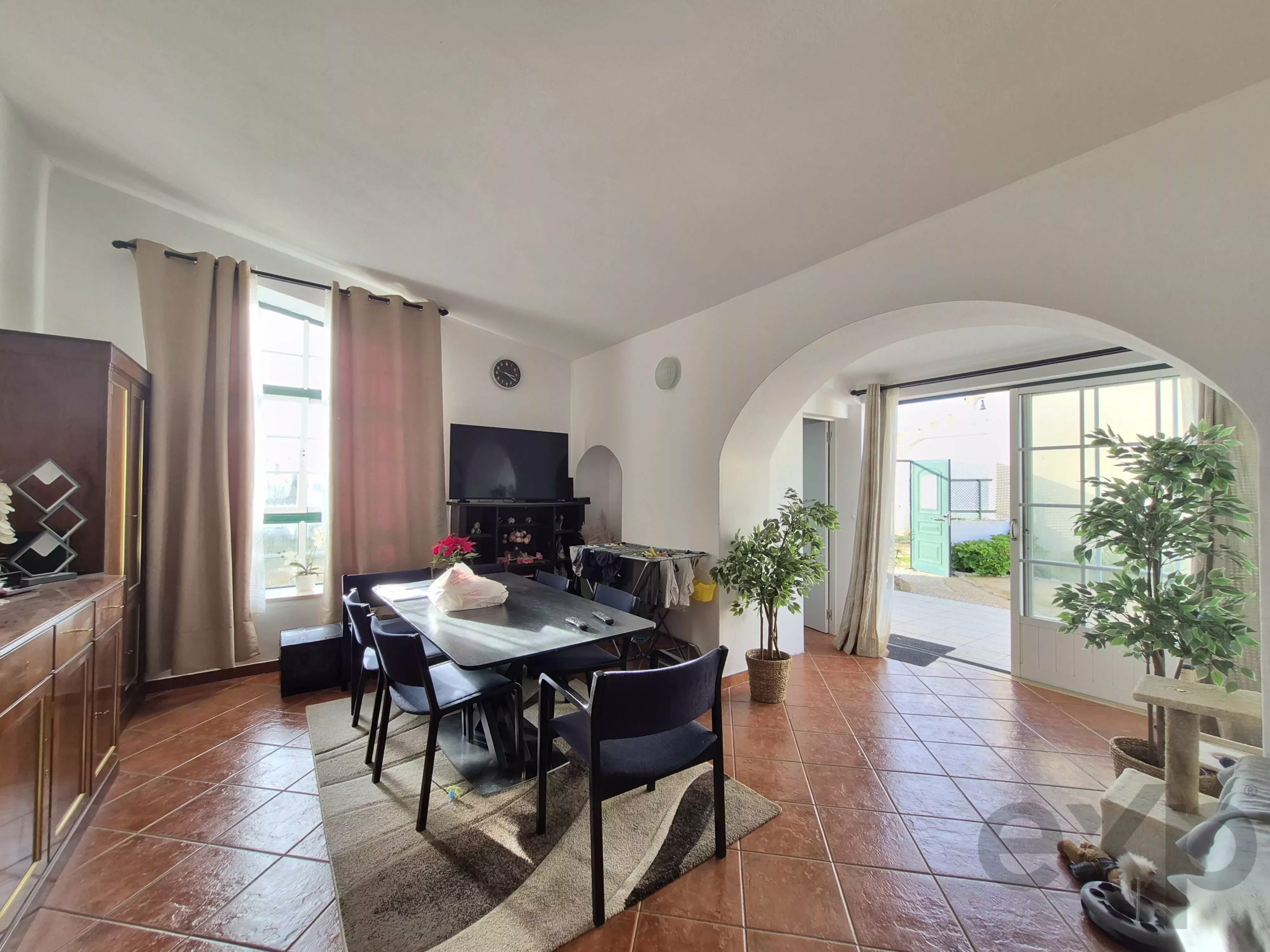 Renovated farmhouse ideally located in the middle of nature.