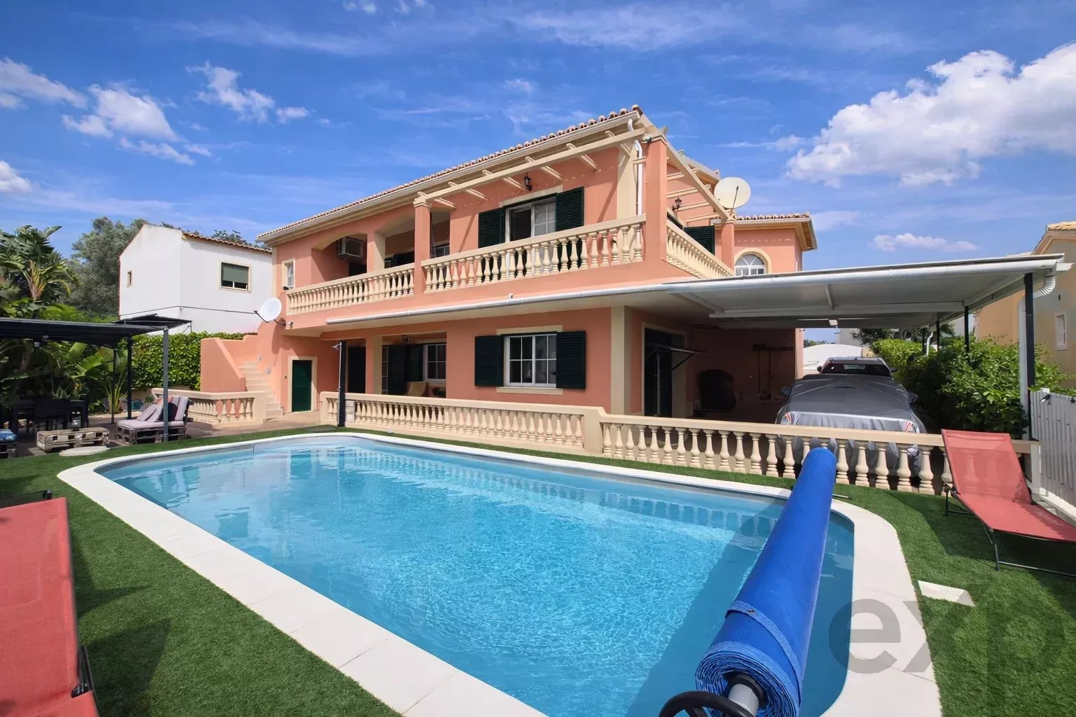 3-bedr. house + 1-bedr. annex, swimming pool and garage,