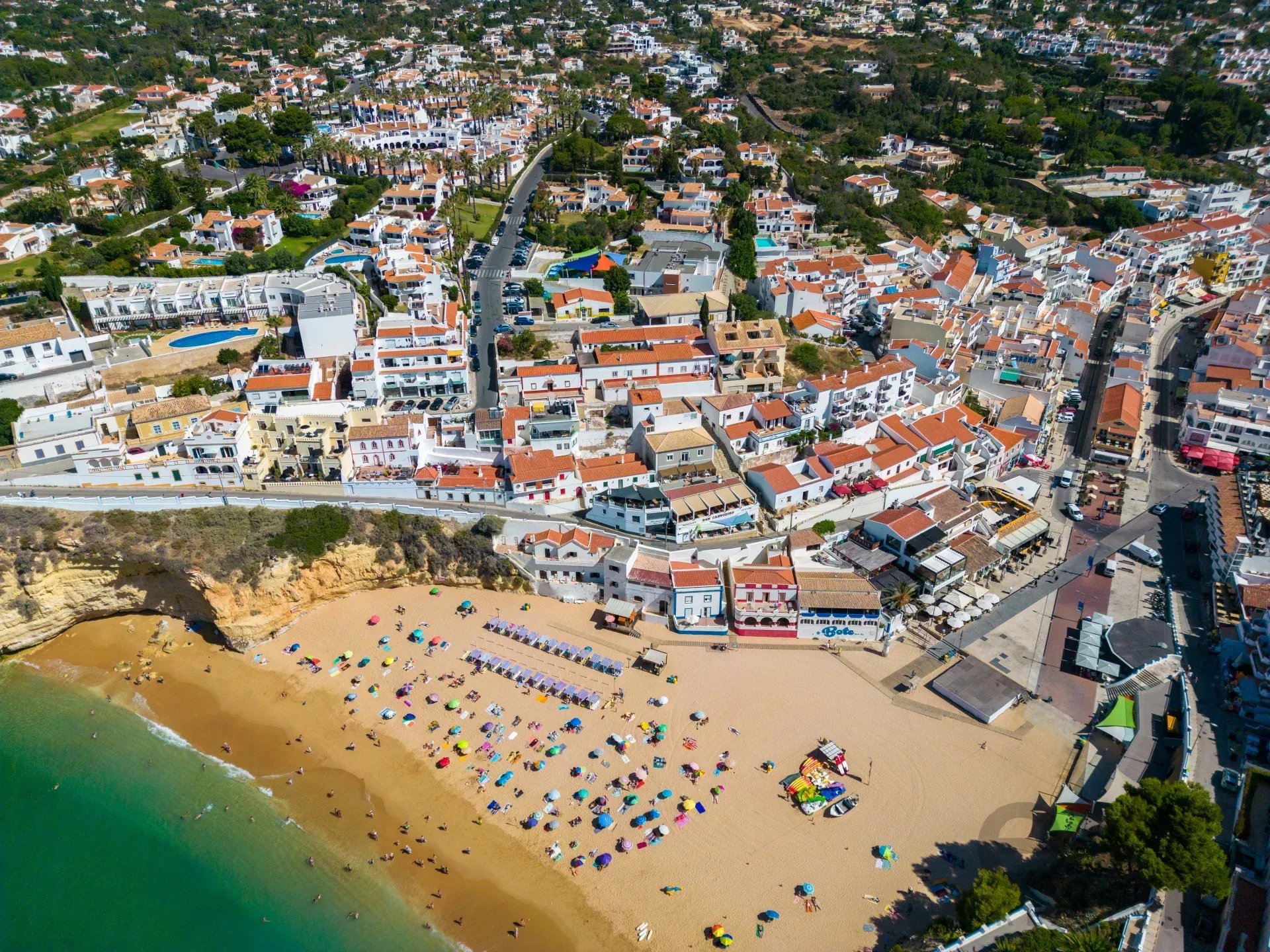 Operating Investment – 4 Beachside Studio Apartments in Central Carvoeiro