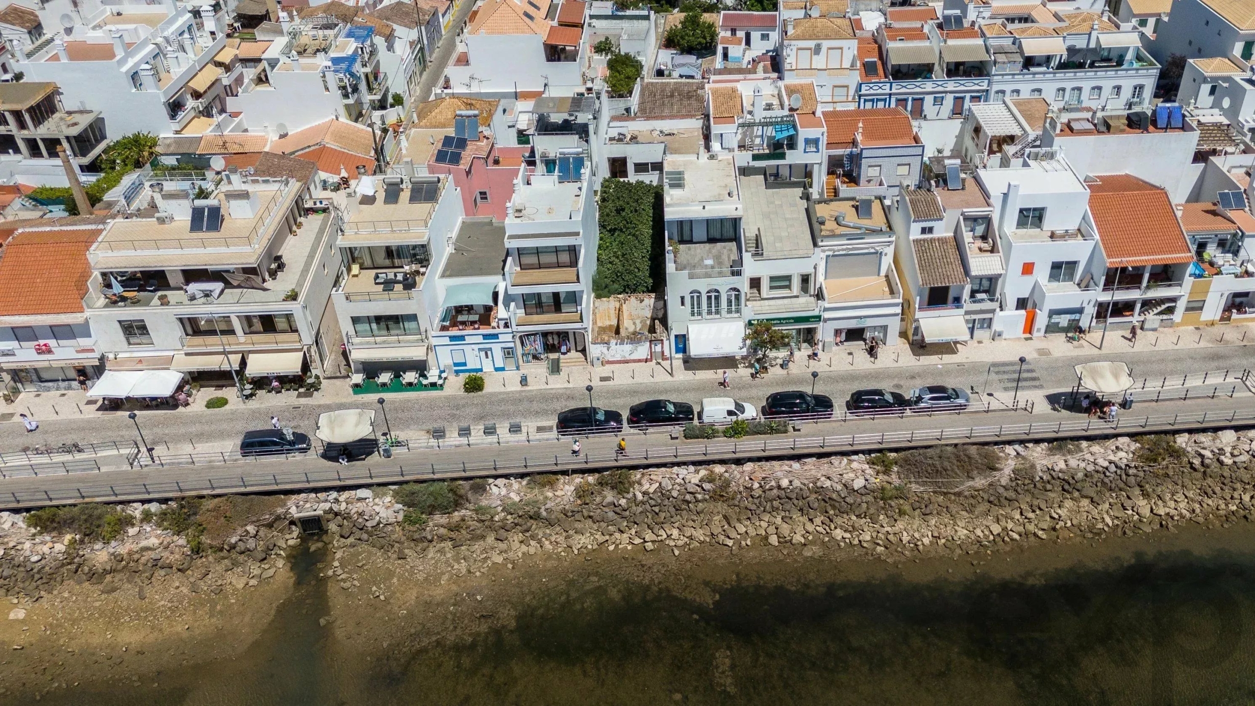 Moradia com projeto aprovado, primeira linha sobre a Ria Formosa, Cabanas de Tavira