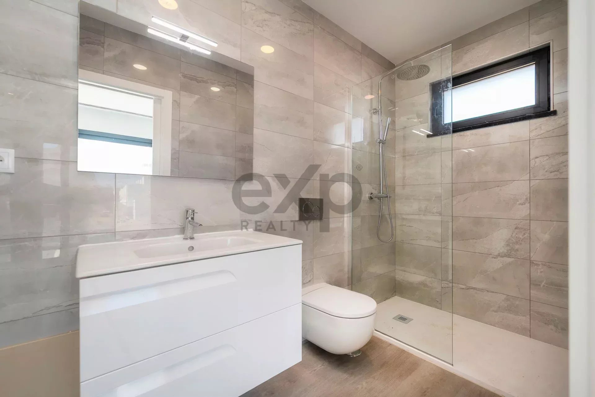 Contemporary Newly Built T6 Villa by Tavira Waterfront