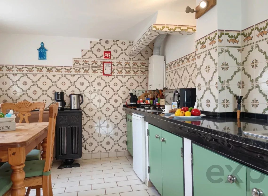 Exclusive property with five independent units and investment potential