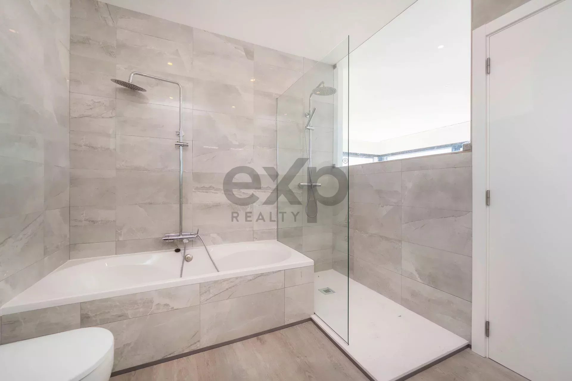 Contemporary Newly Built T6 Villa by Tavira Waterfront