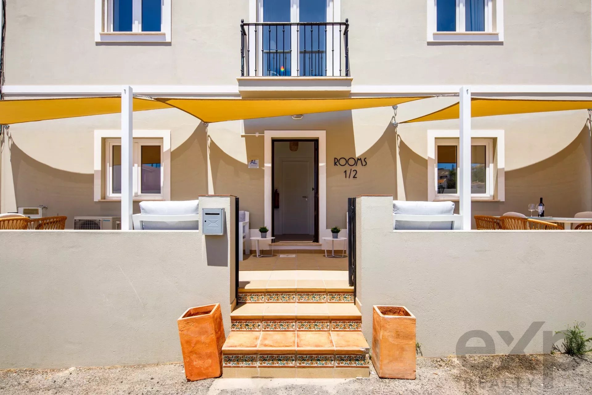 Operating Investment – 4 Beachside Studio Apartments in Central Carvoeiro