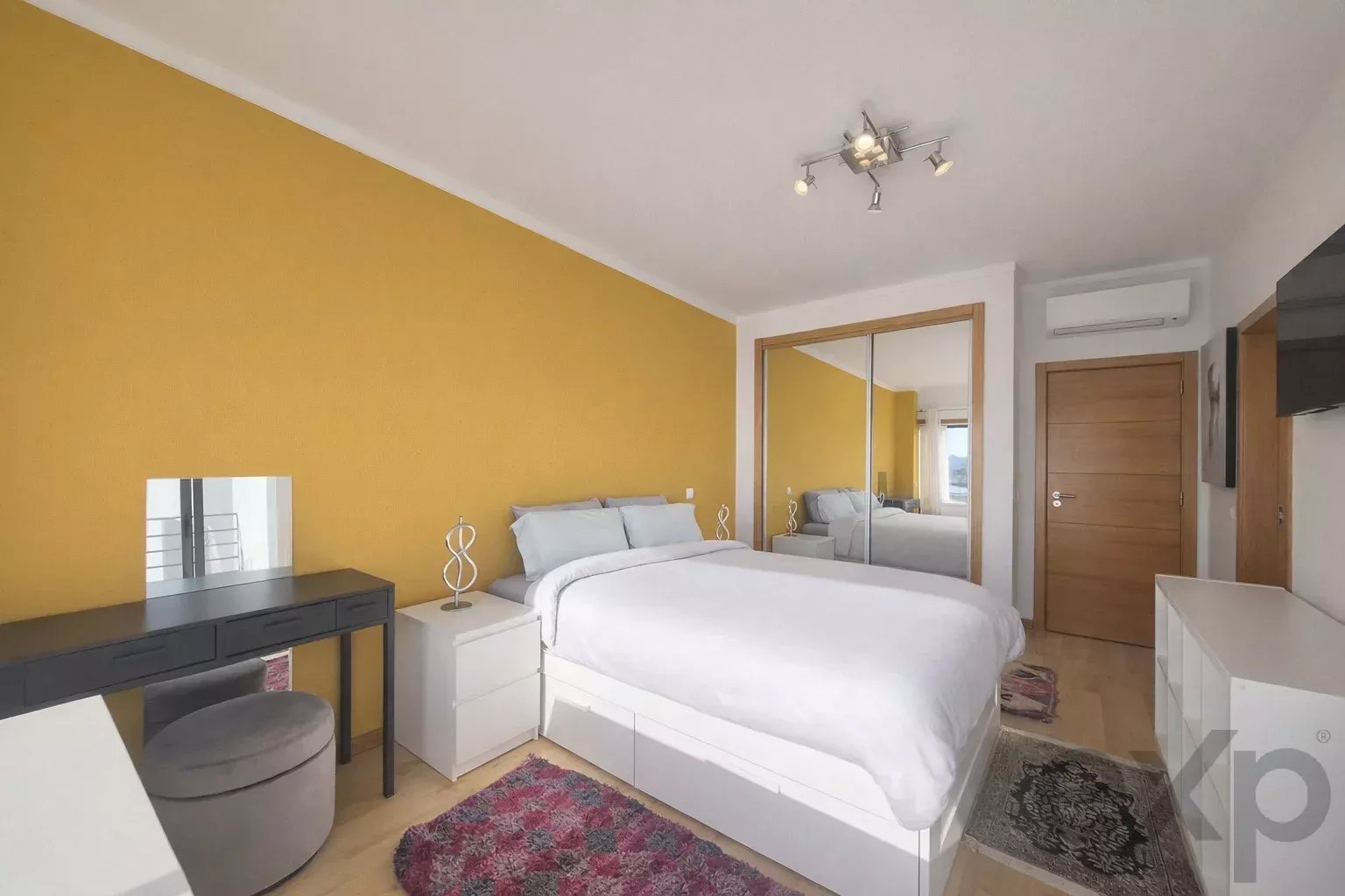 Semi-detached house with independent Apartment & rooftop – Exceptional panoramic view