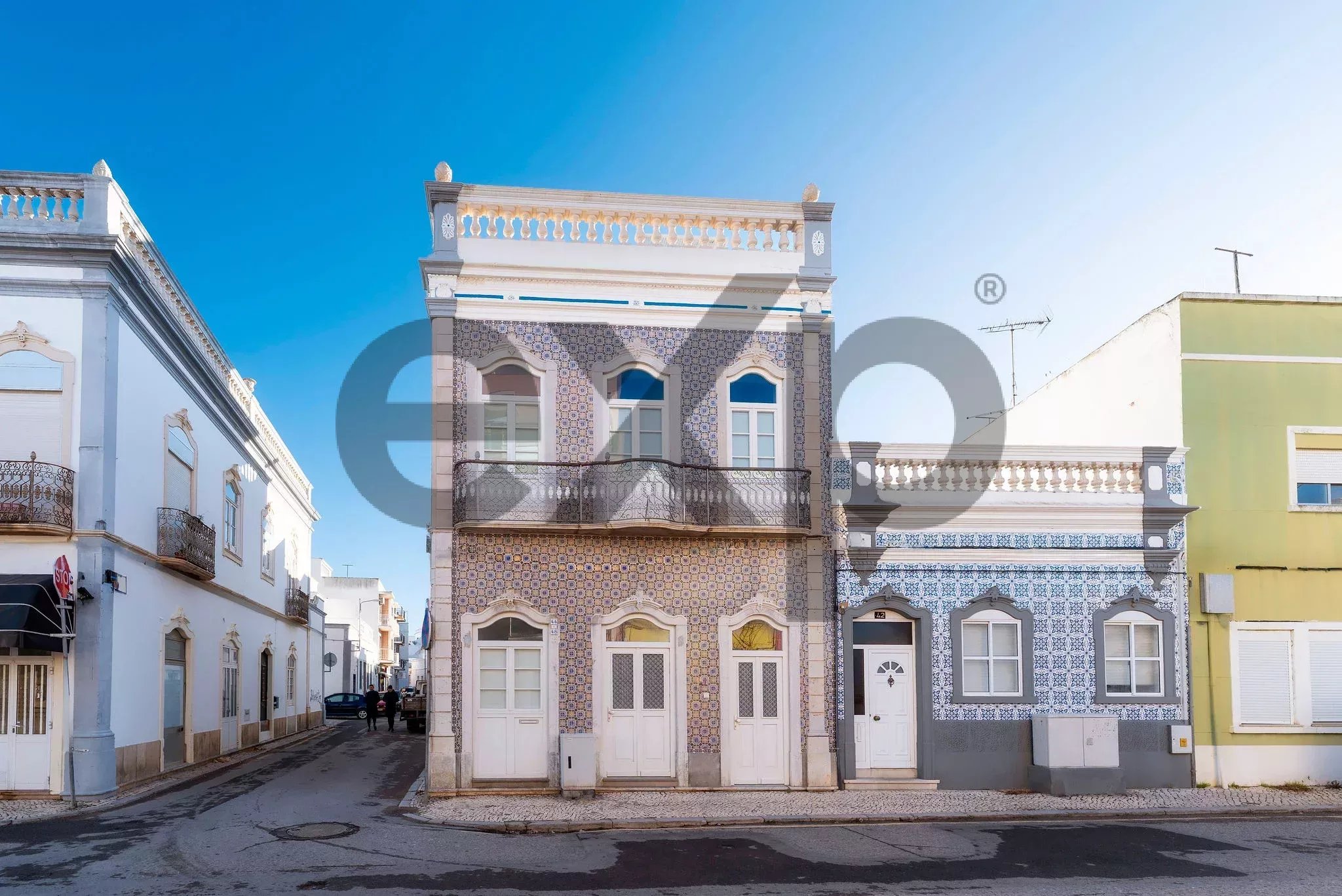 Stunning Large Townhouse in the Heart of Olhão