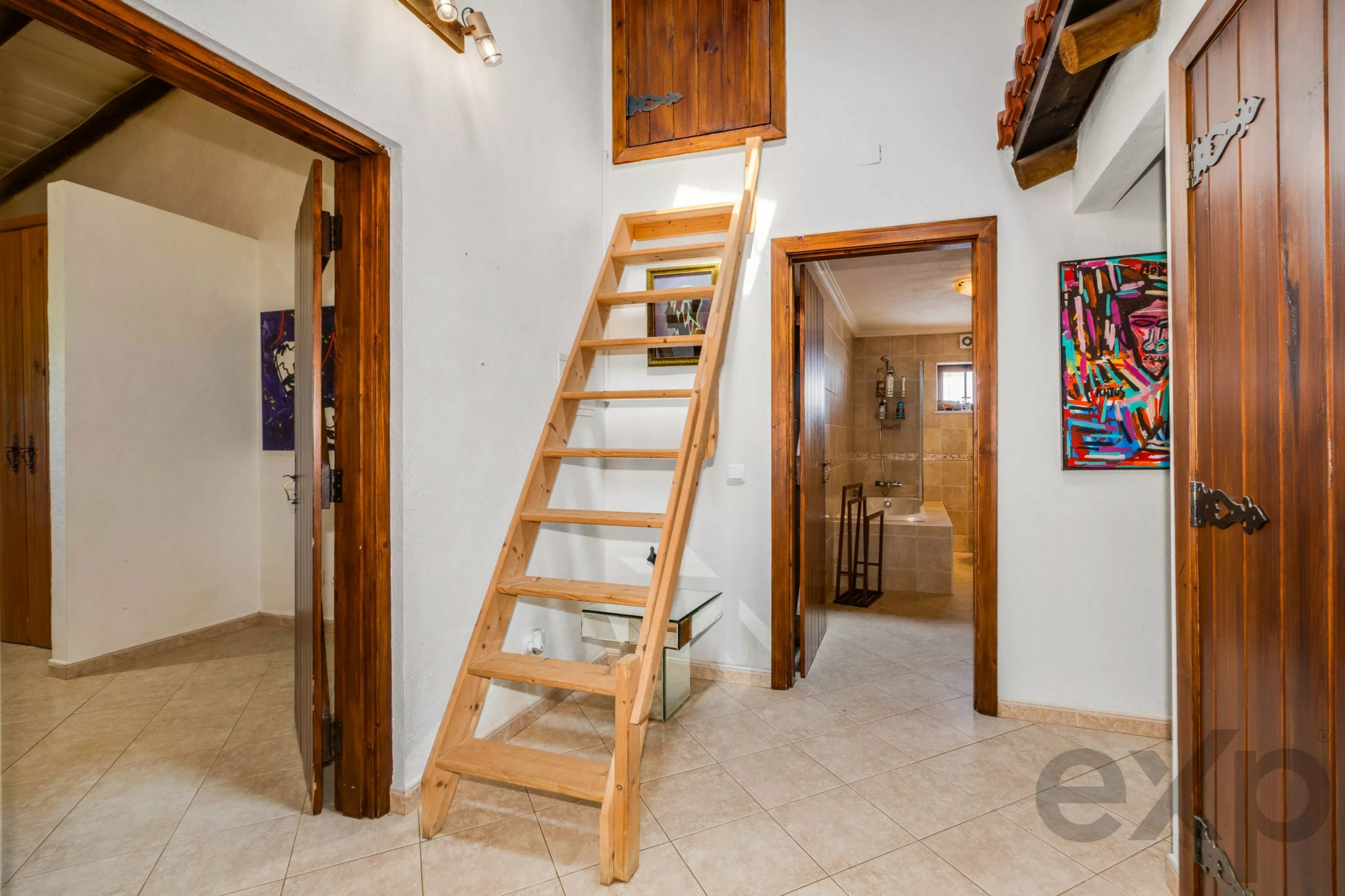 Beautiful Family Home with Equestrian Facilities Set in 2.3 hectares