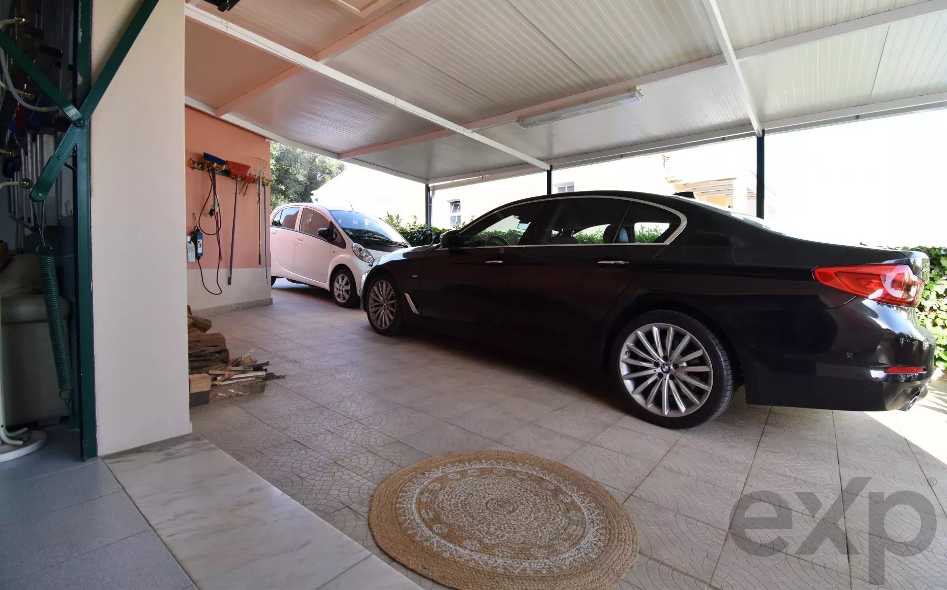 3-bedr. house + 1-bedr. annex, swimming pool and garage,