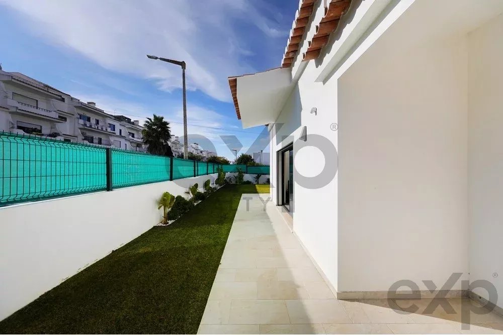 New T4 villa 5 min car to the Beach.