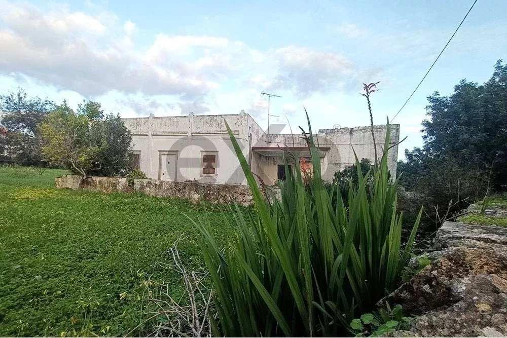 Detached 3-Bedroom House with Courtyard and Land in Bordeira, Faro, Algarve, Portugal