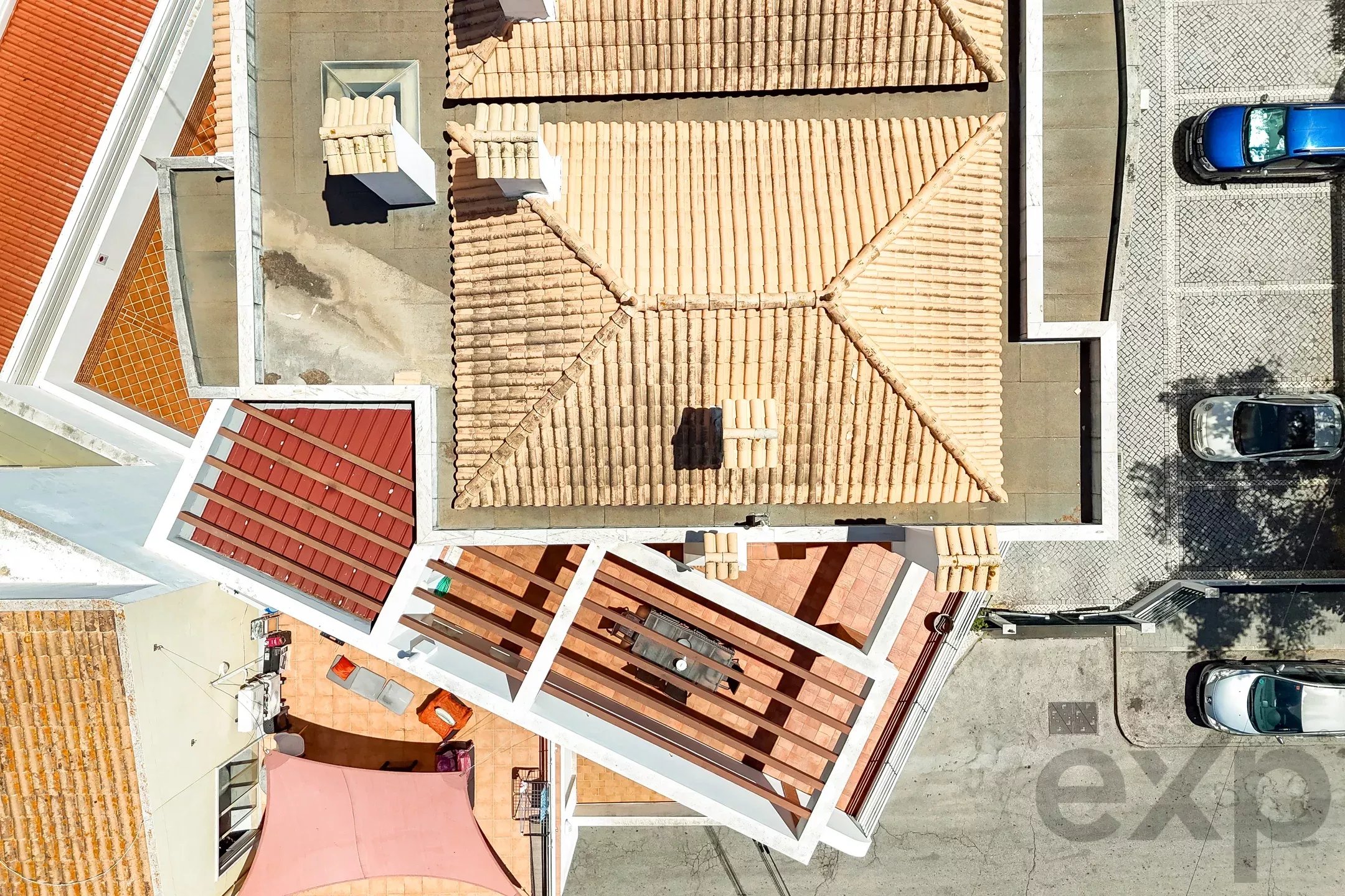 Furnished 2-bedroom apartment with terrace and parking in the centre of Cabanas de Tavira