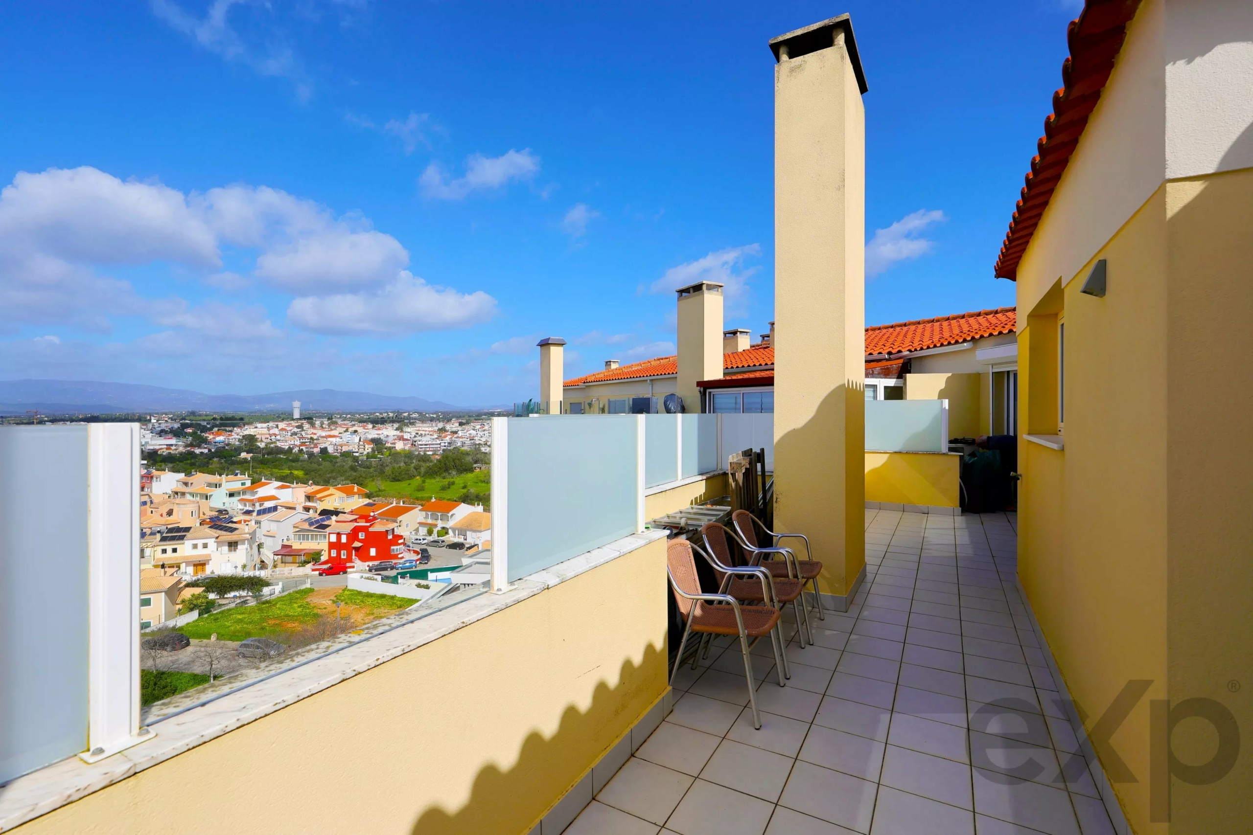 Penthouse exclusif de 3 chambres avec terrasse privée de 119 m², vue mer Portimão et Alvor, et vues panoramiques