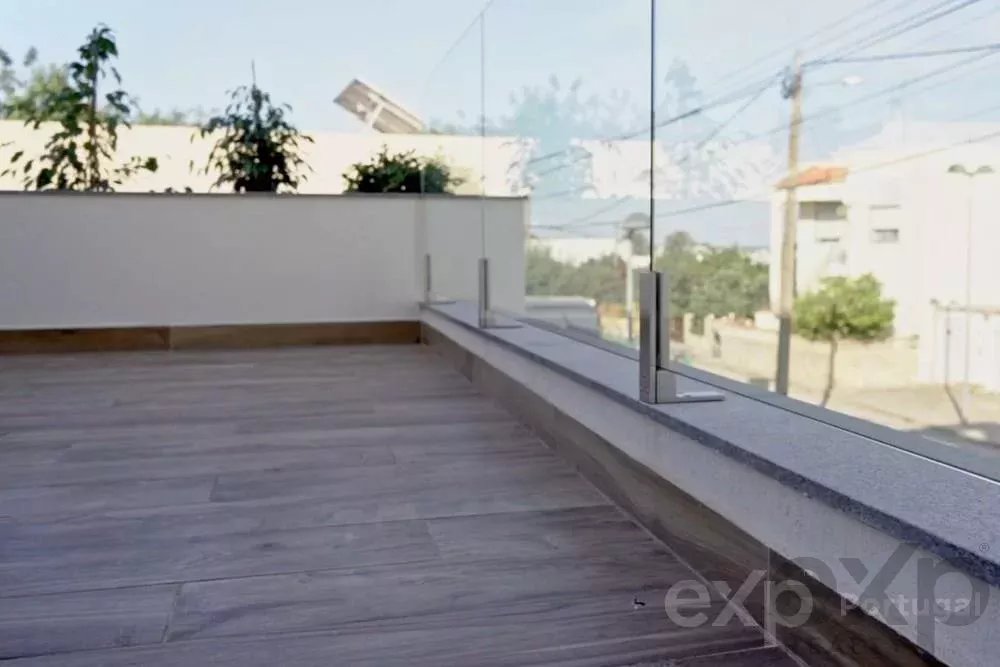 Contemporary 3-Bedroom Townhouse with Private Pool & Sea Views | Fuseta, Algarve