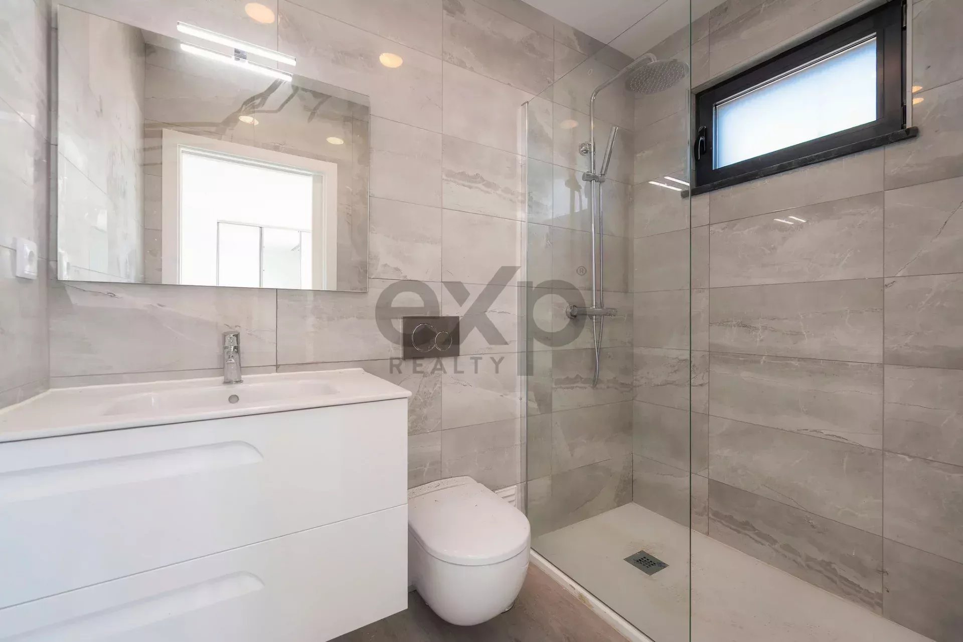 Contemporary Newly Built T6 Villa by Tavira Waterfront