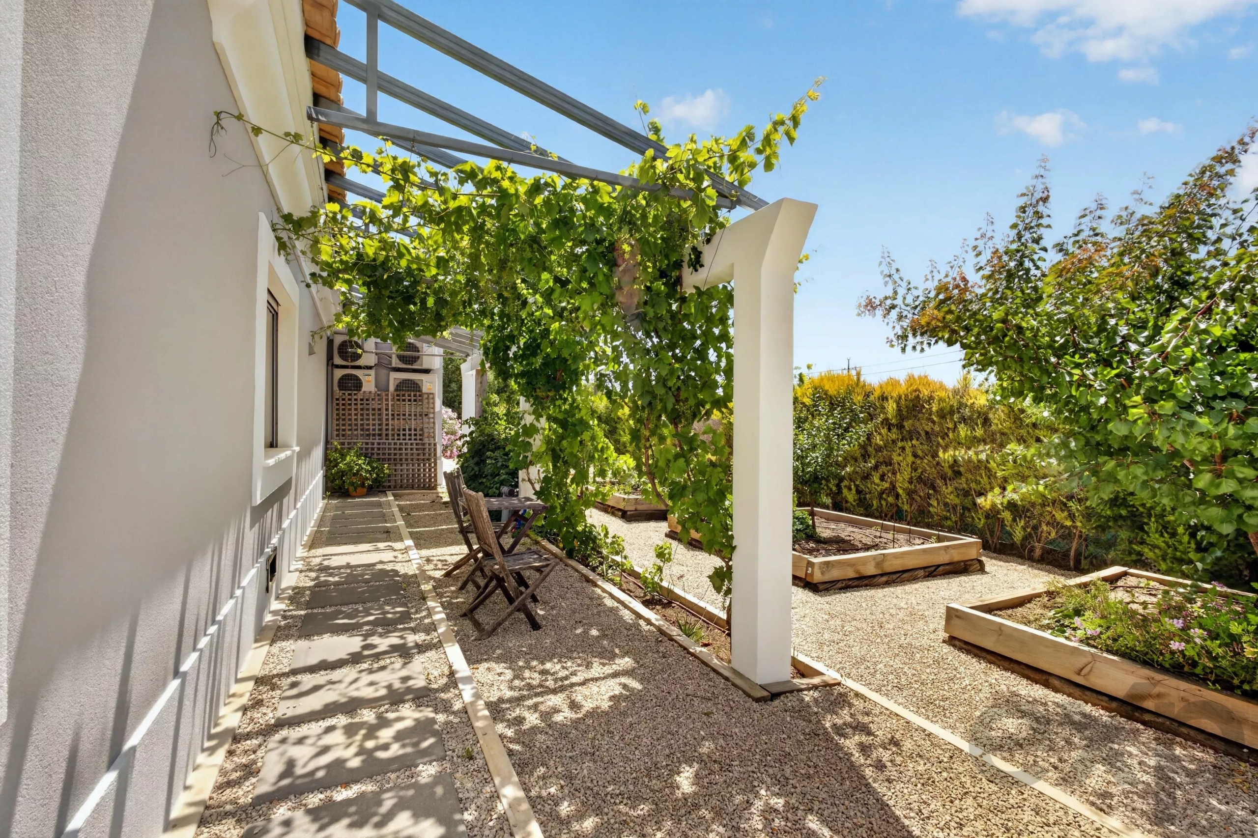 Luxury Single-Story Villa | 250 m² | 4 Bedrooms + Office | Private Pool | 2+ hectares | Vale da Rosa, Estoi, Faro