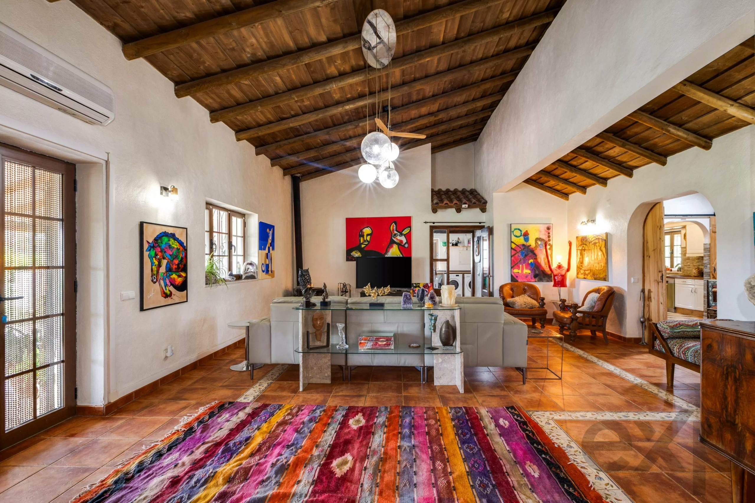 Beautiful Family Home with Equestrian Facilities Set in 2.3 hectares