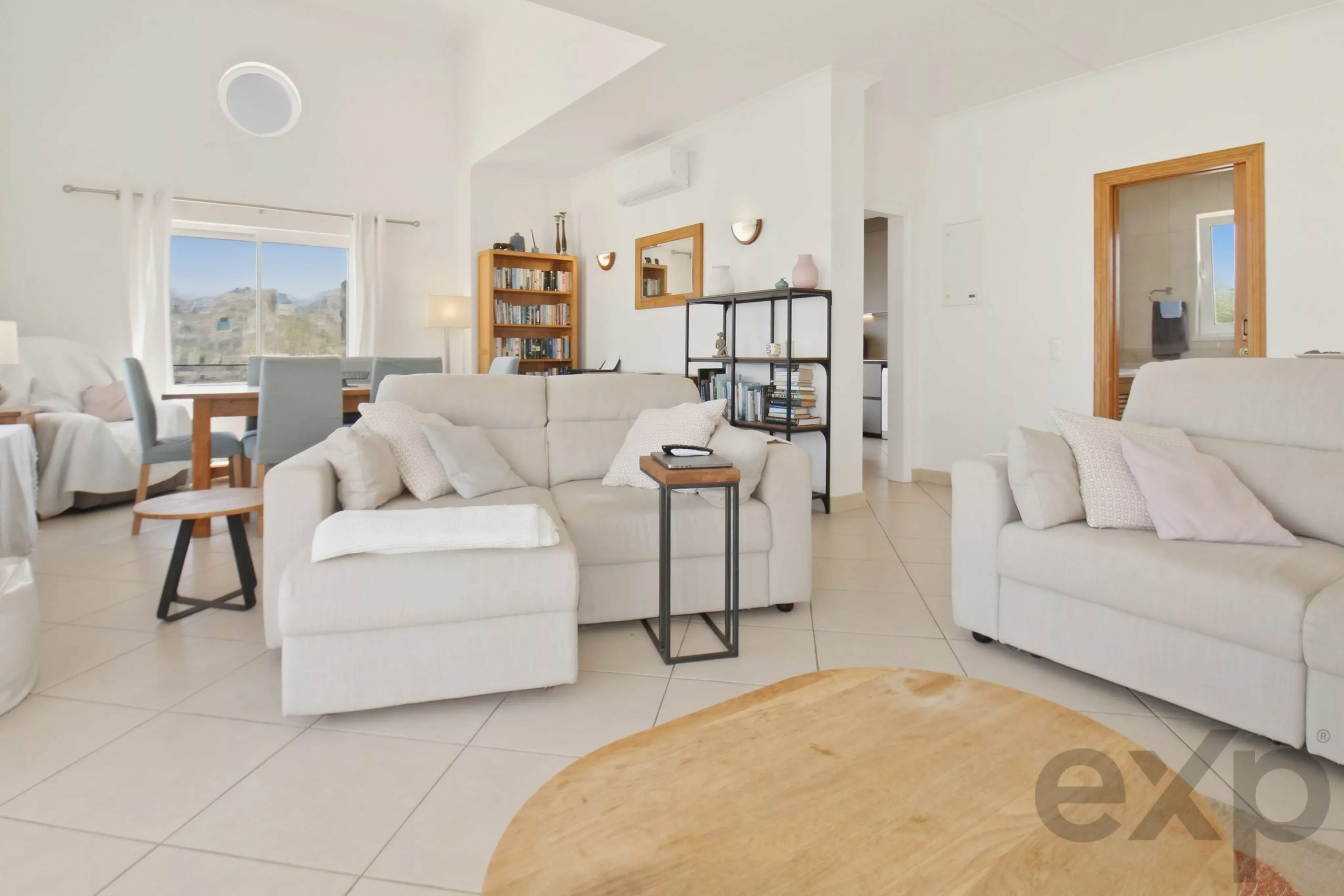 Beautiful 3-townhouse next to the beach with spectacular ocean views.