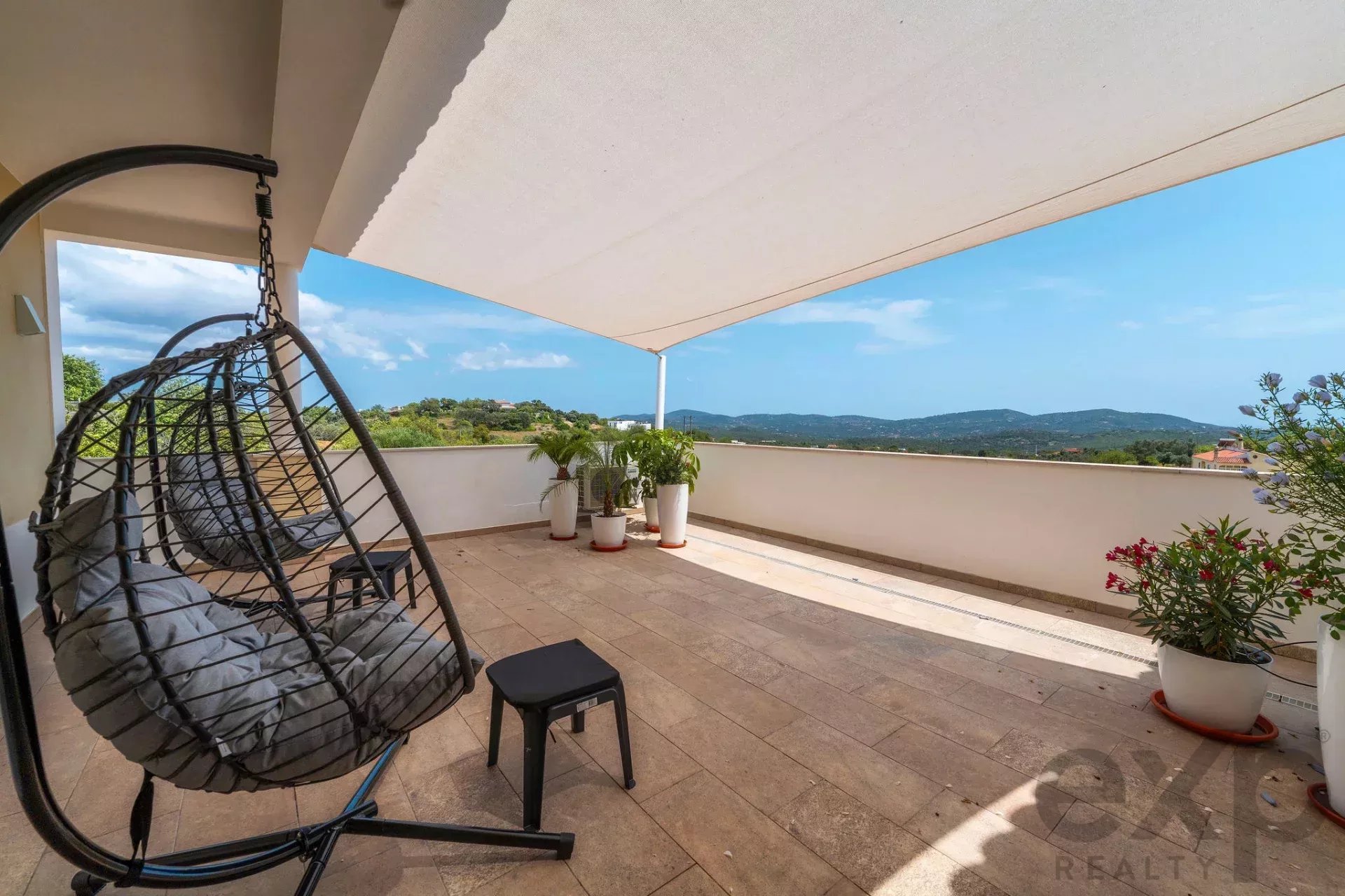 Four bedroom villa with open views and pool in São Bras de Alportel, Algarve