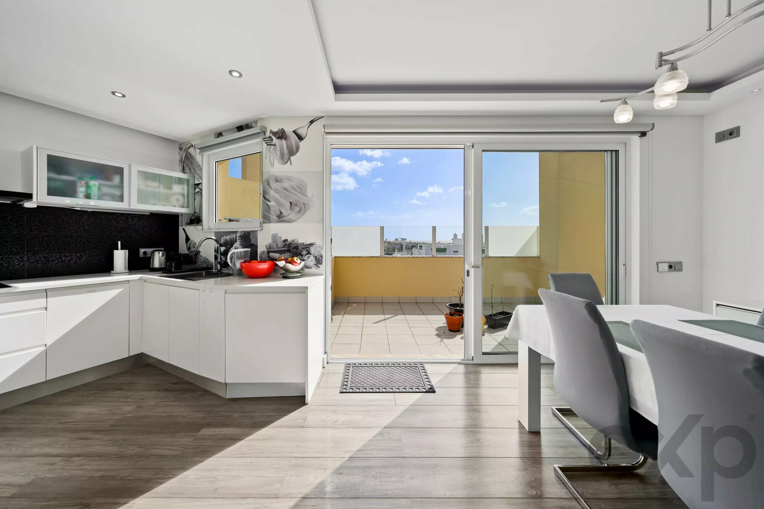 Penthouse exclusif de 3 chambres avec terrasse privée de 119 m², vue mer Portimão et Alvor, et vues panoramiques