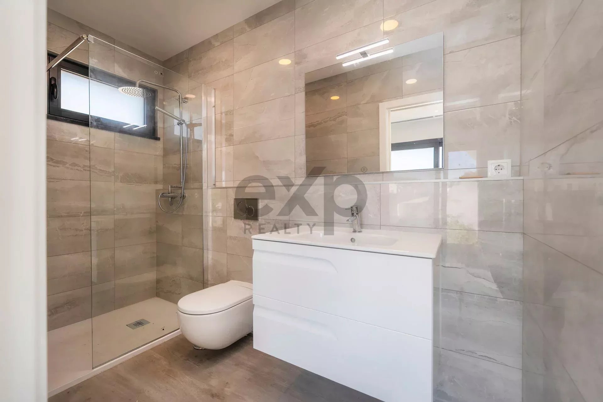 Contemporary Newly Built T6 Villa by Tavira Waterfront