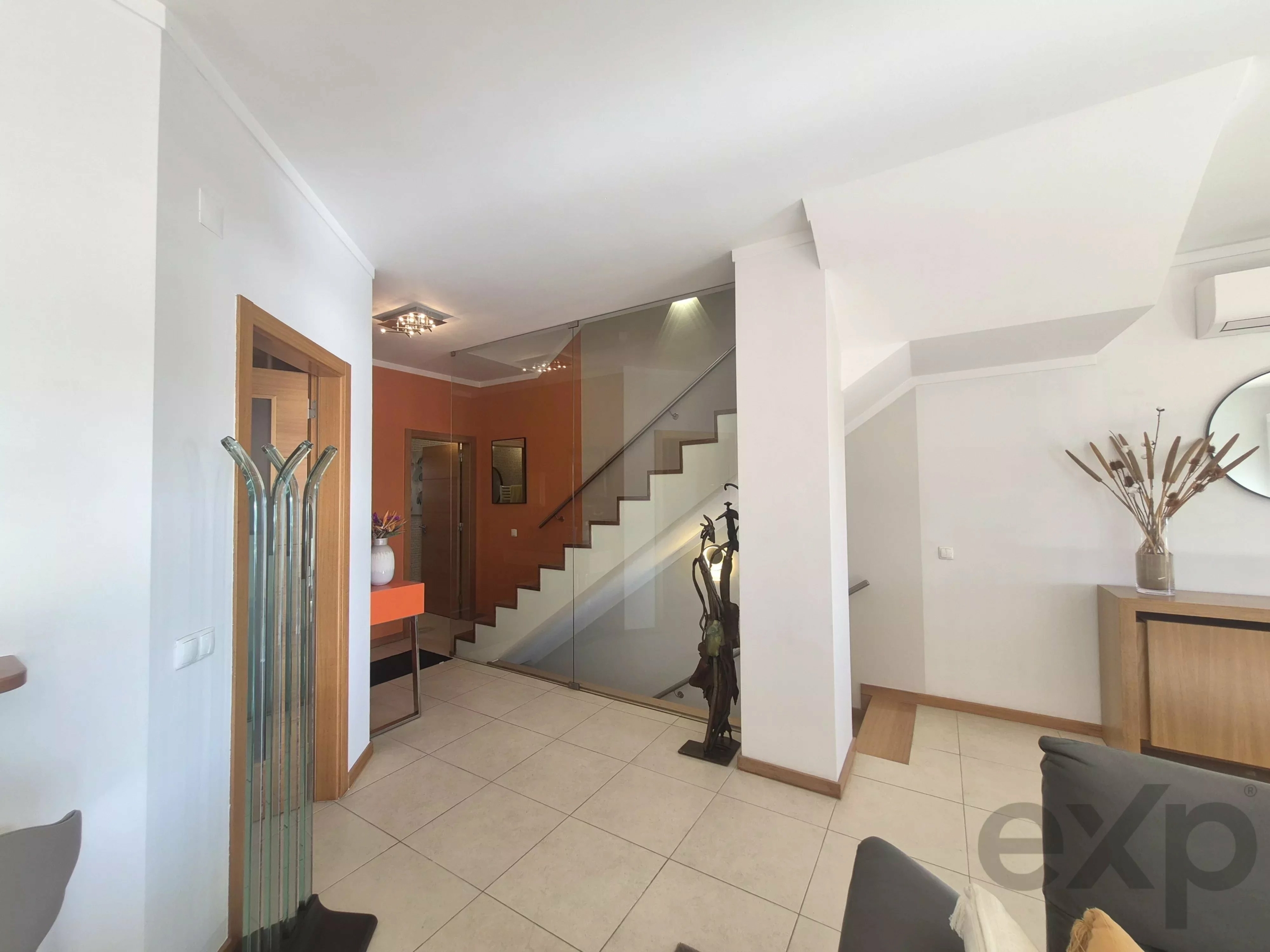 Semi-detached house with independent Apartment & rooftop – Exceptional panoramic view