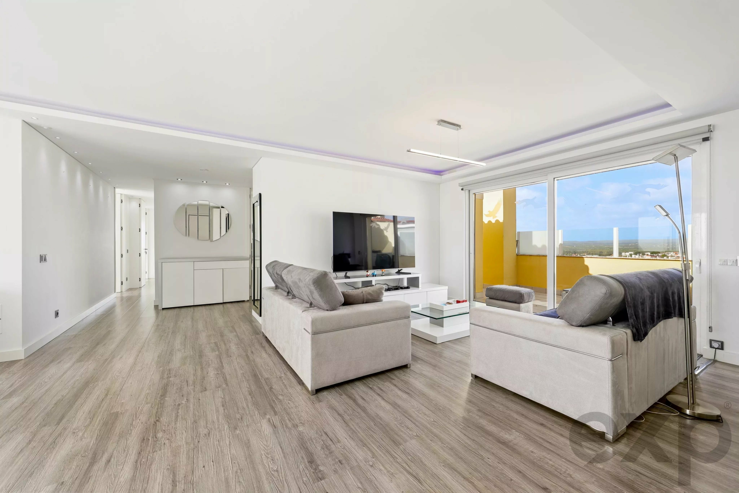 Penthouse exclusif de 3 chambres avec terrasse privée de 119 m², vue mer Portimão et Alvor, et vues panoramiques