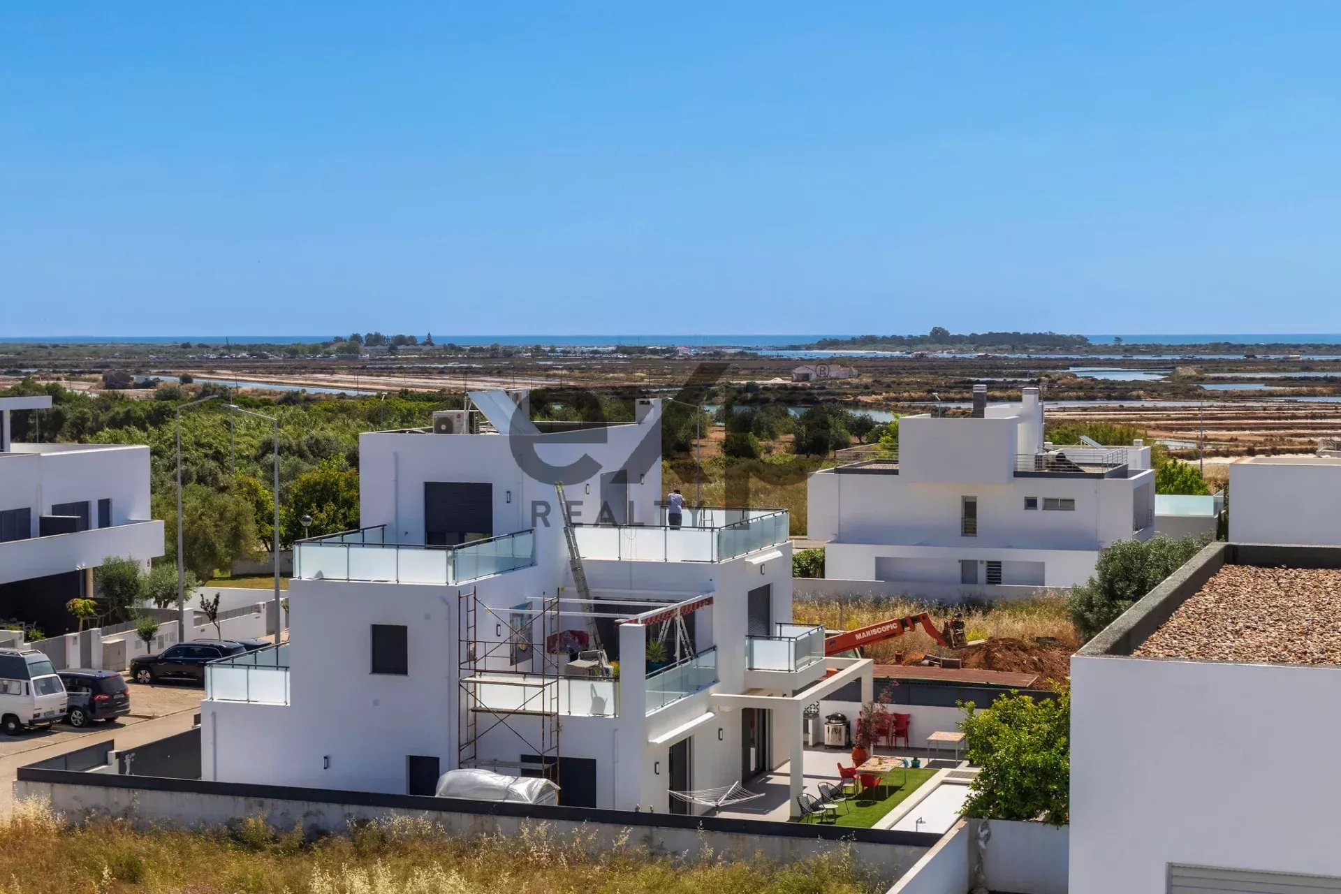 Contemporary Newly Built T6 Villa by Tavira Waterfront