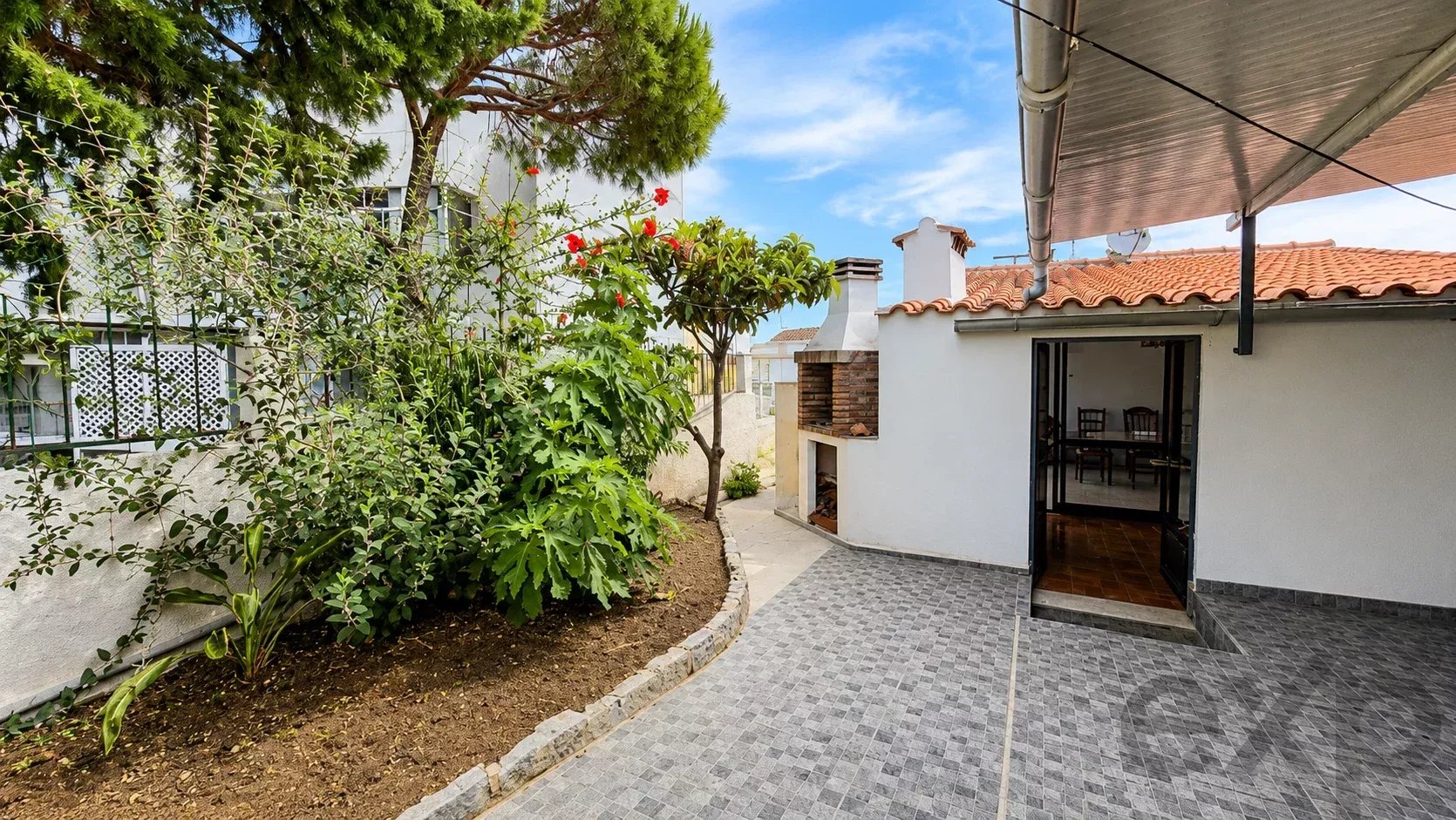 One of the few homes with a garage in the Historic Center of Tavira