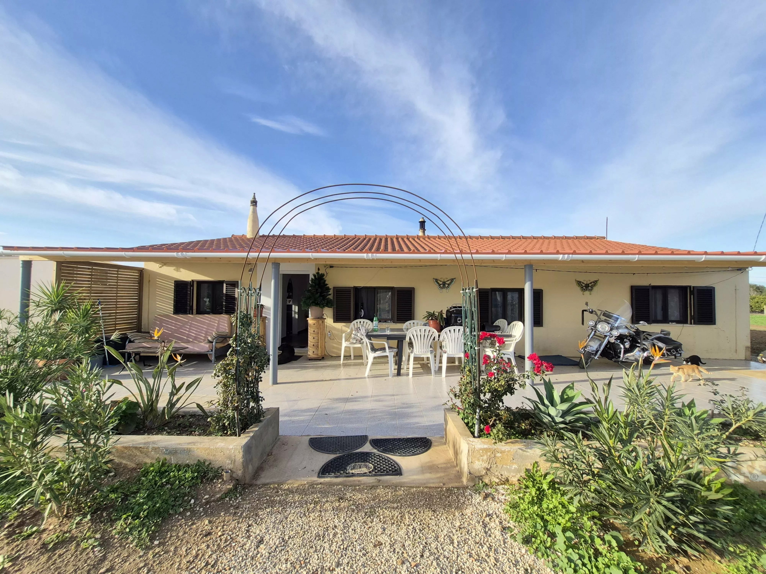 Renovated farmhouse ideally located in the middle of nature.