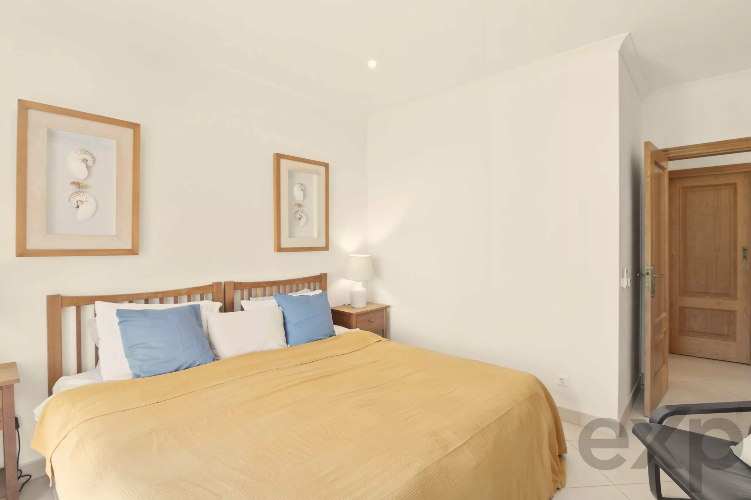 Beautiful 3-townhouse next to the beach with spectacular ocean views.