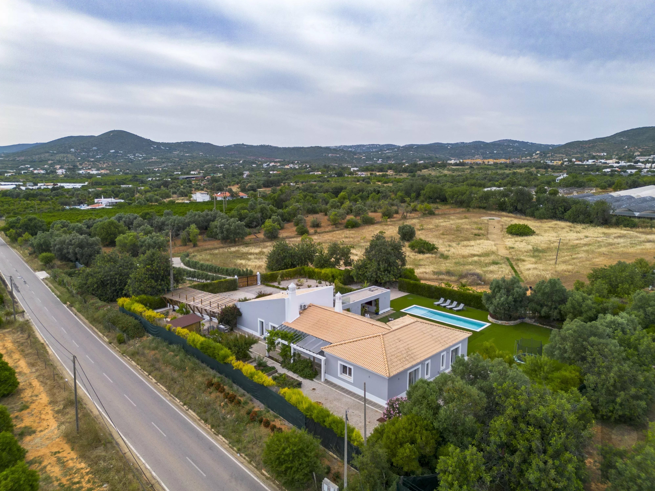 Luxury Single-Story Villa | 250 m² | 4 Bedrooms + Office | Private Pool | 2+ hectares | Vale da Rosa, Estoi, Faro