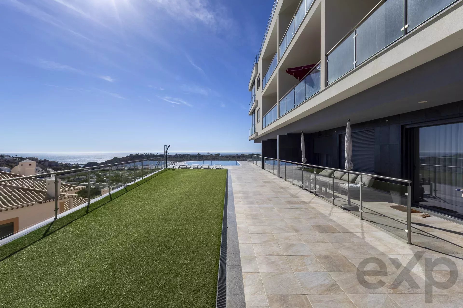 Apartamento T1 de Luxo com Vista Mar em Albufeira