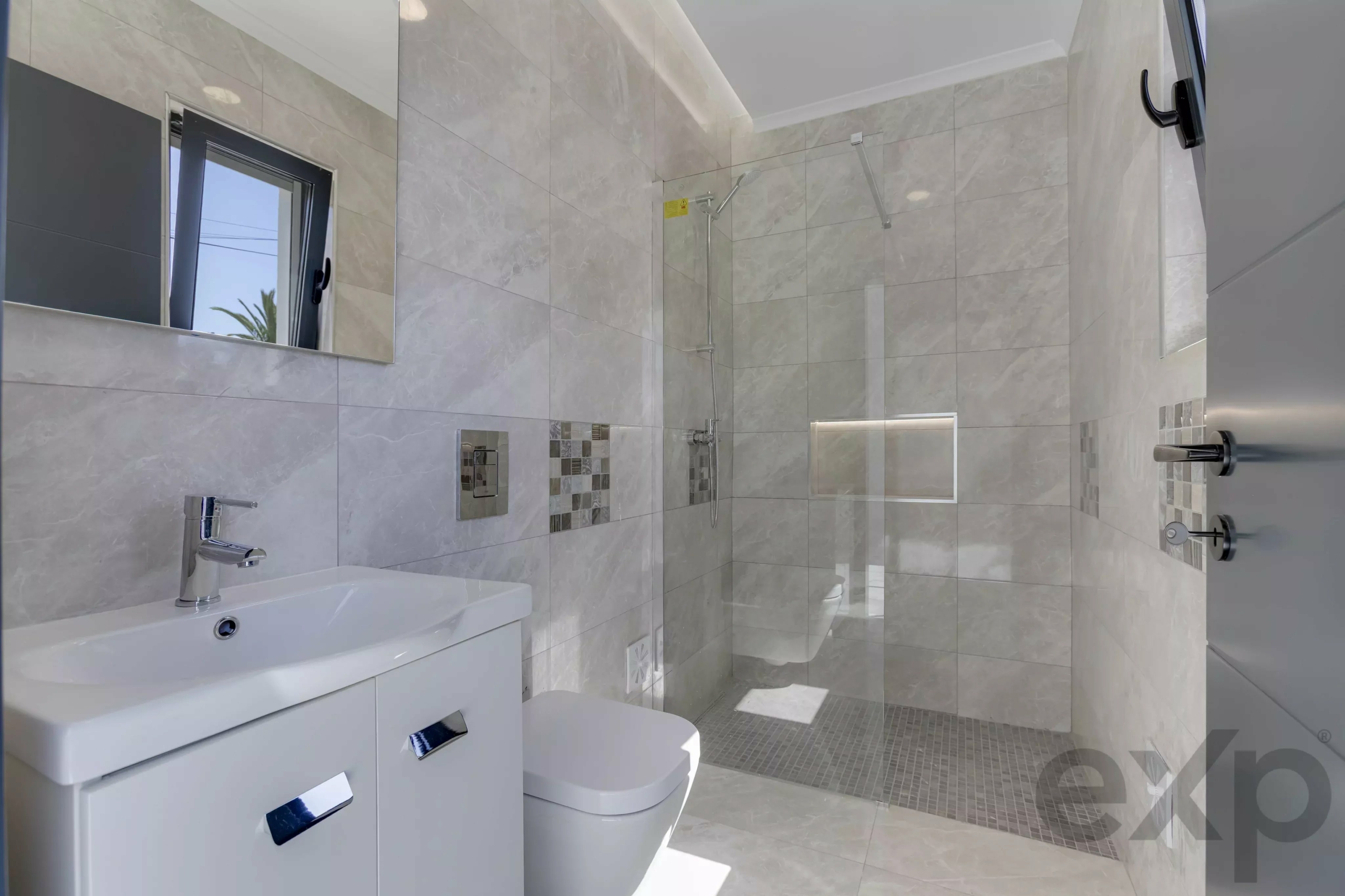 New-Build Villa with Private Pool, Steps from Meia Praia, Lagos