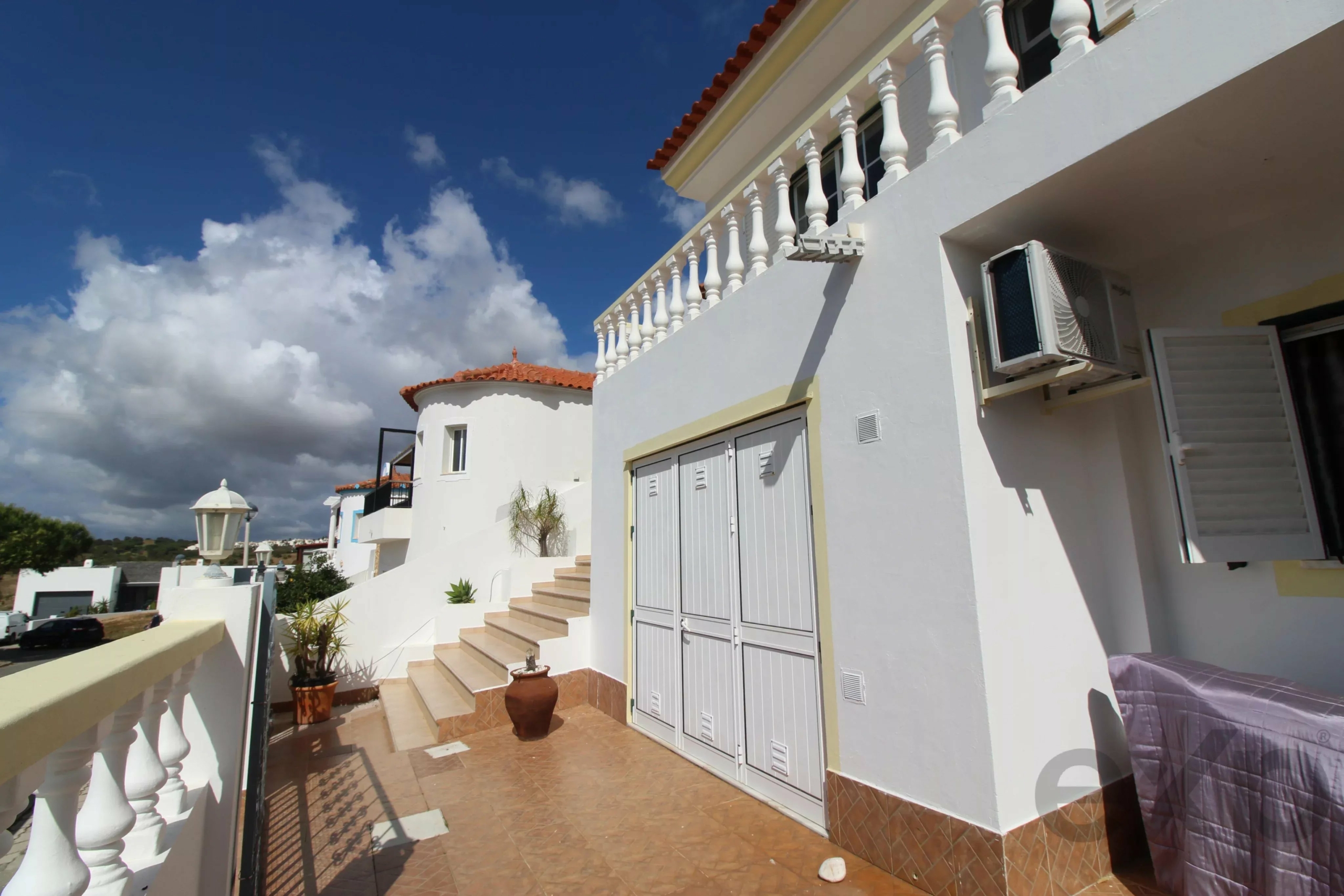 3 Bedroom Villa with Guadiana River Views, Pool & Golf Simulator