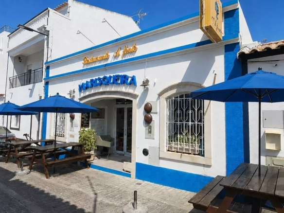 Restaurant in werking met onroerend goed en bedrijf: Cabanas de Tavira