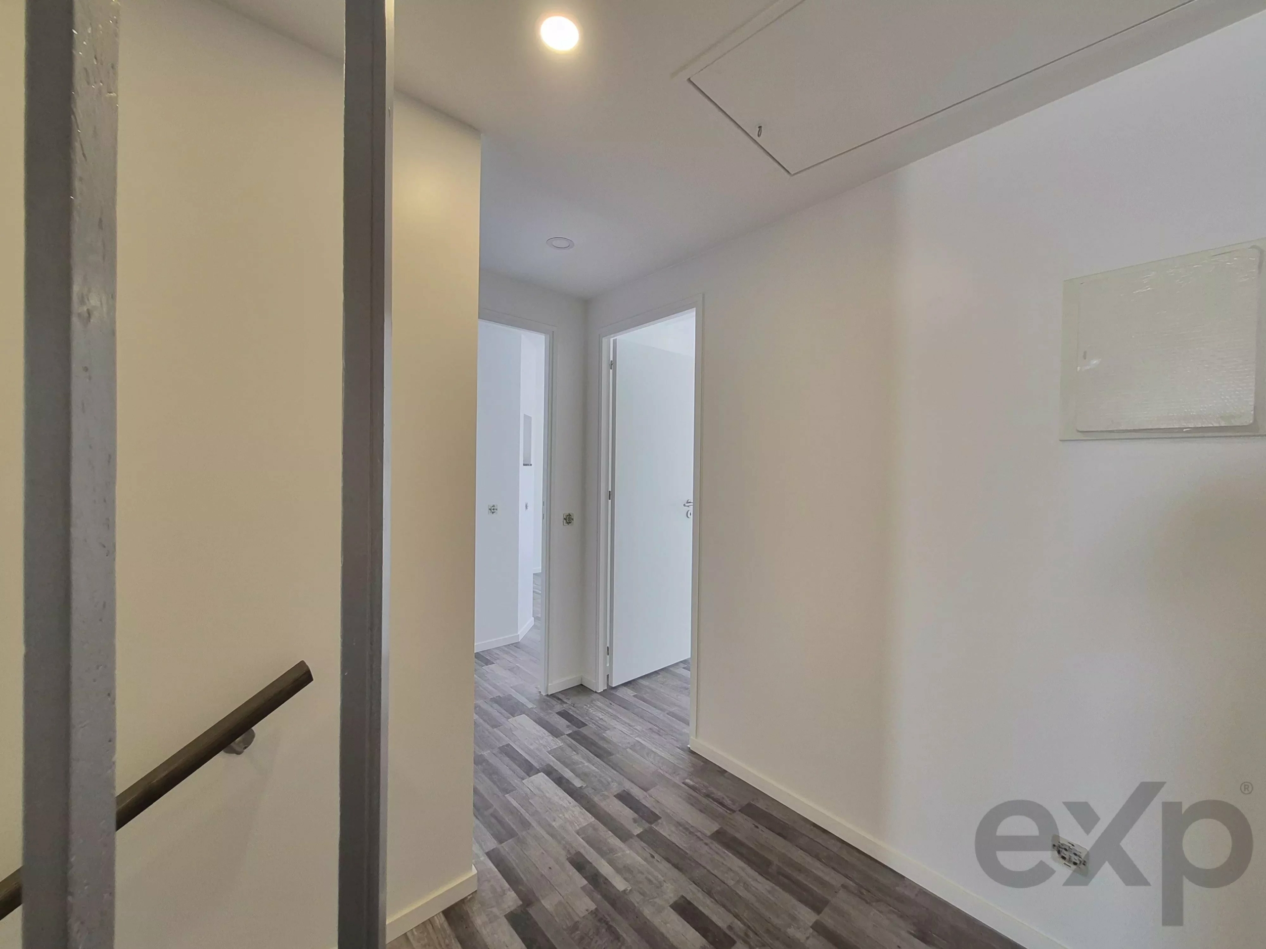 New house, 2 bedrooms, large patio, Alvor center