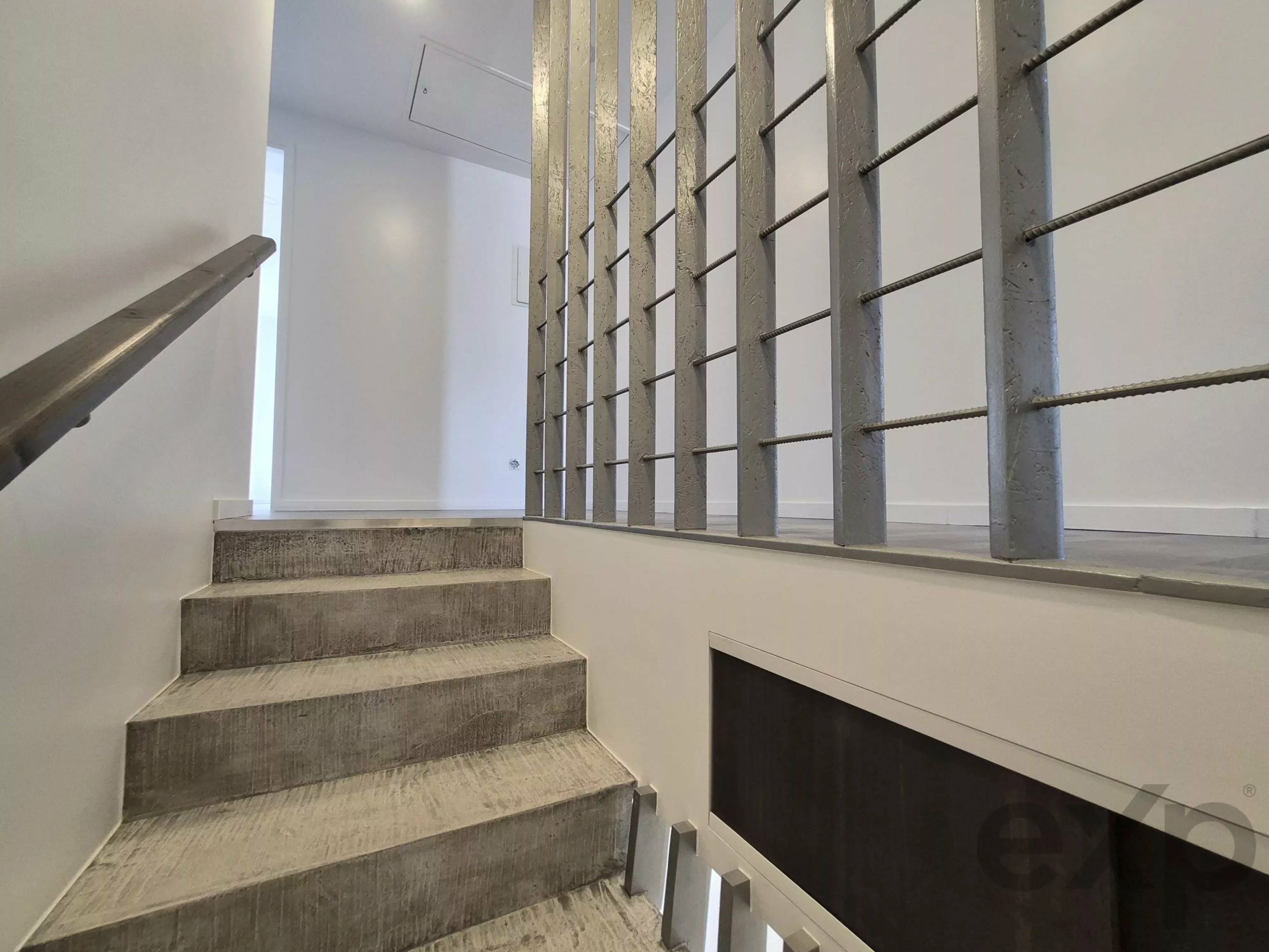 New house, 2 bedrooms, large patio, Alvor center