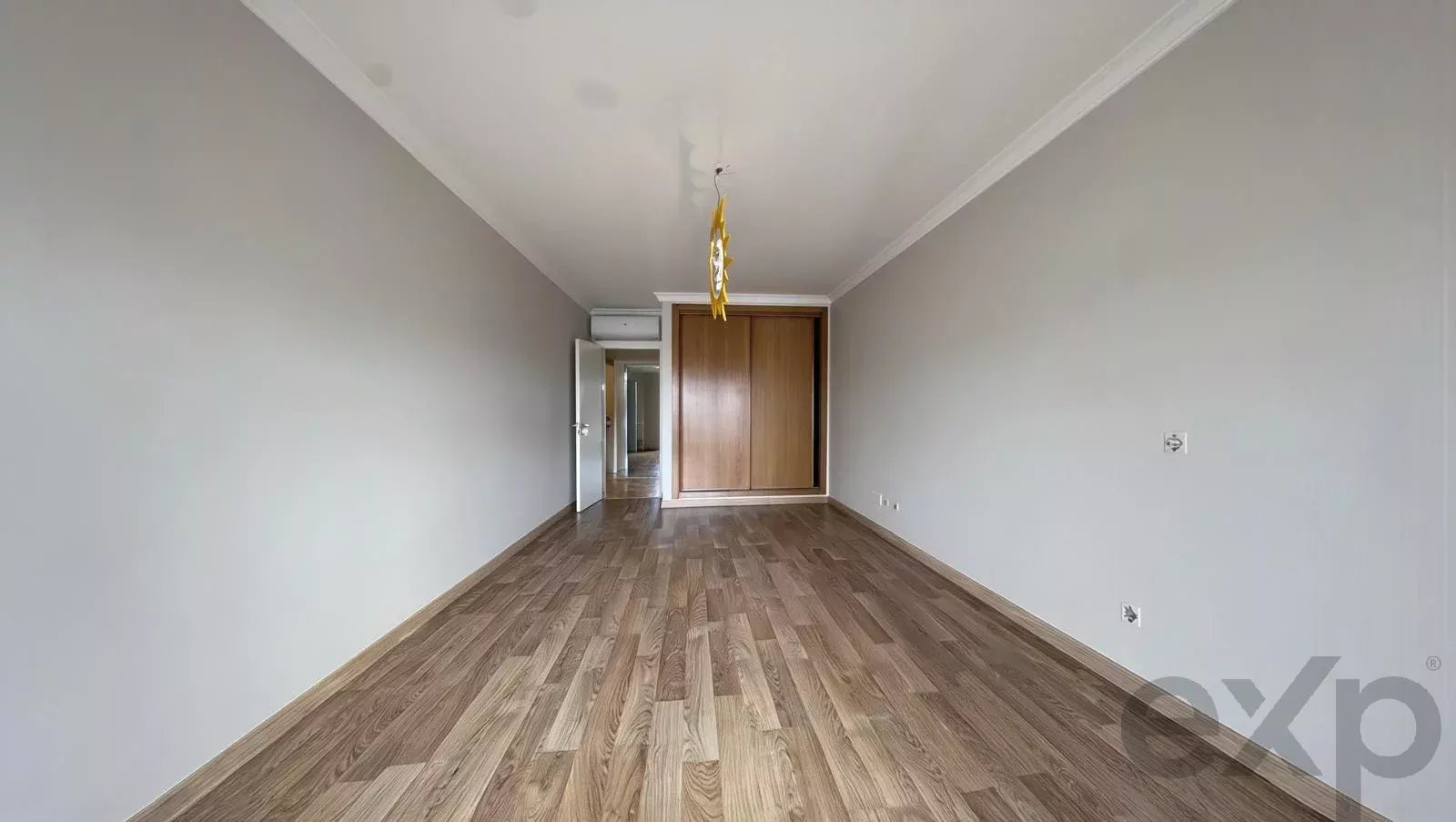 Spacious 3-Bedroom Apartment in Quelfes, Olhão