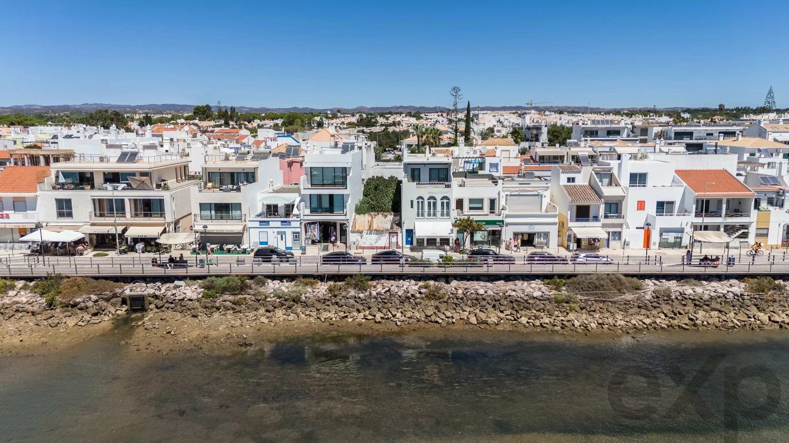 Moradia com projeto aprovado, primeira linha sobre a Ria Formosa, Cabanas de Tavira