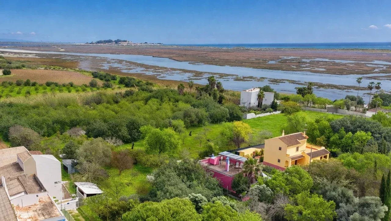 Ferme exclusive de 7.272 m², à proximité de la Ria Formosa – Potentiel unique à Tavira
