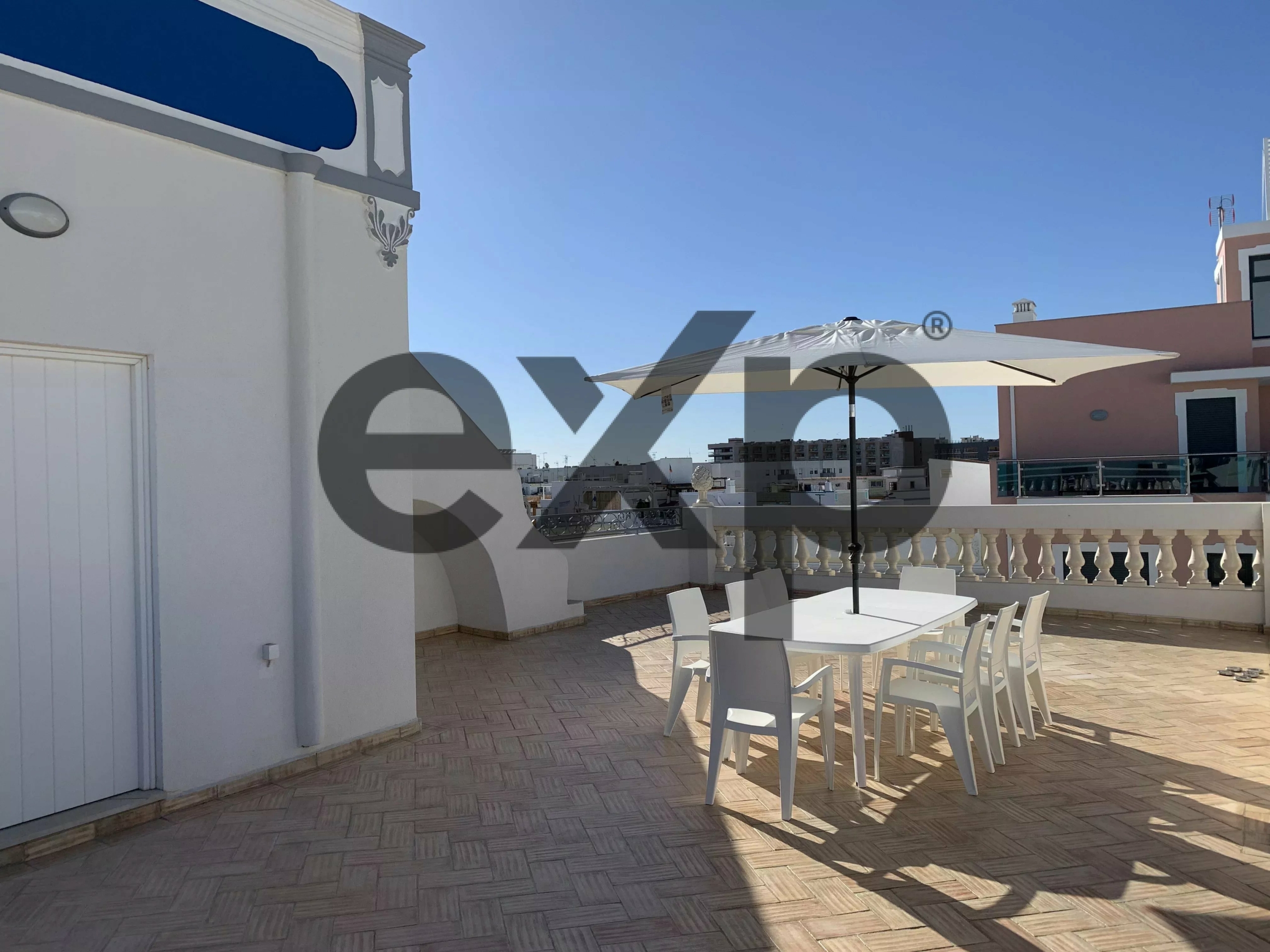 Stunning Large Townhouse in the Heart of Olhão