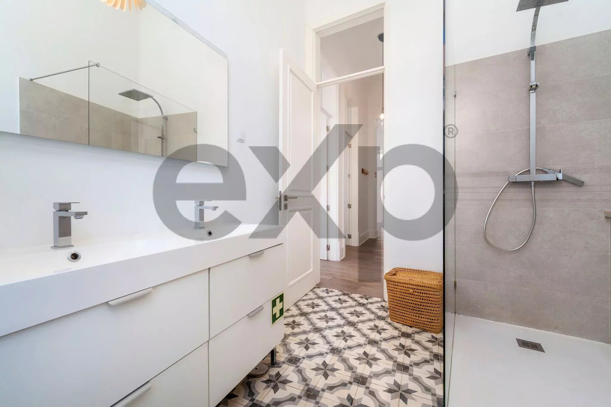 Stunning Large Townhouse in the Heart of Olhão