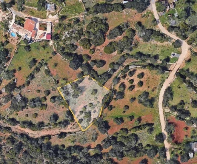 Terrain urbain avec ruine