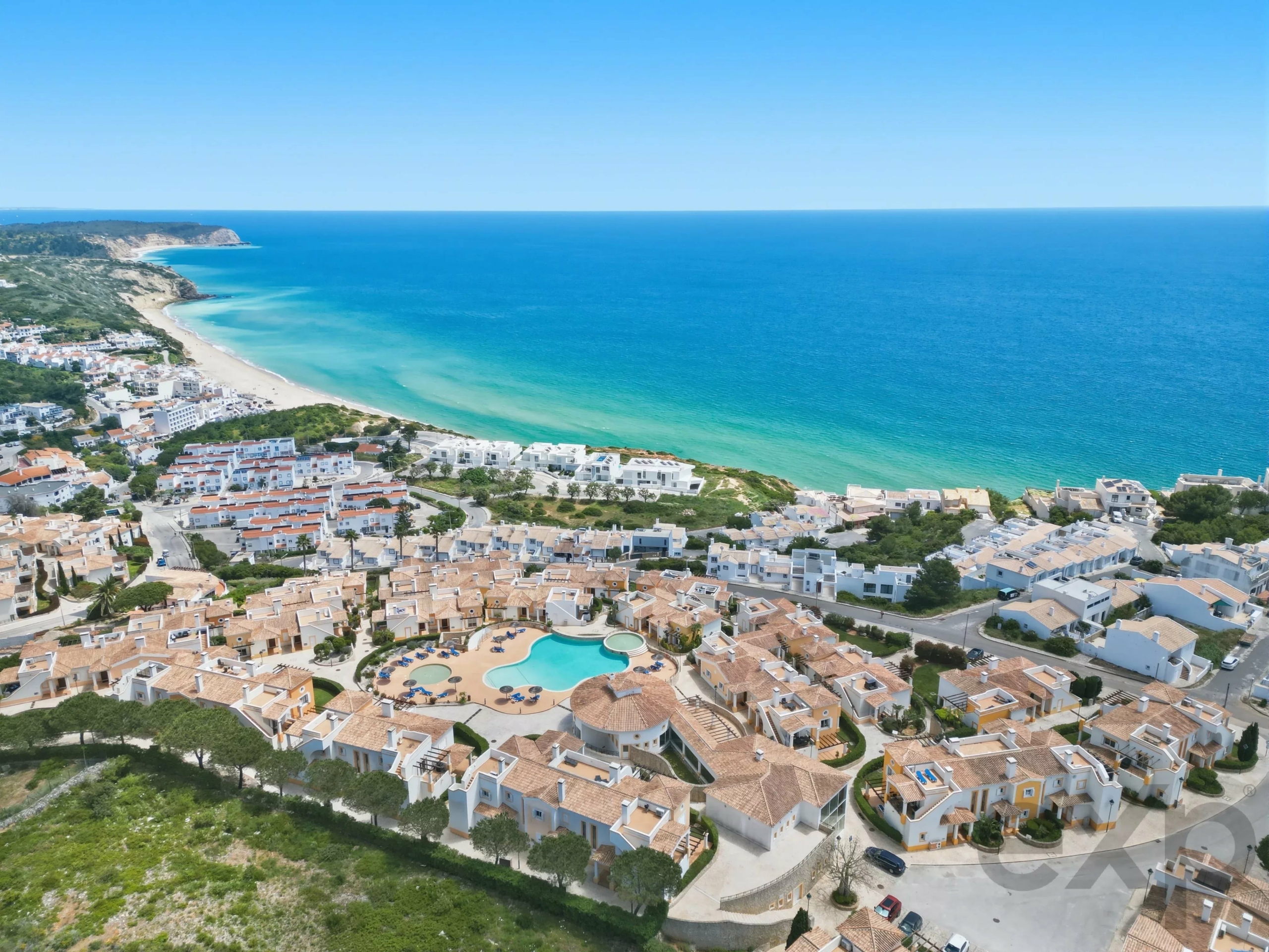 Beautiful 3-townhouse next to the beach with spectacular ocean views.