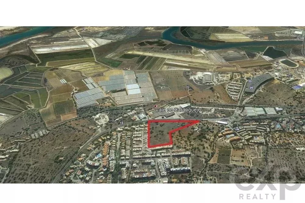 Urban land for sale in Tavira