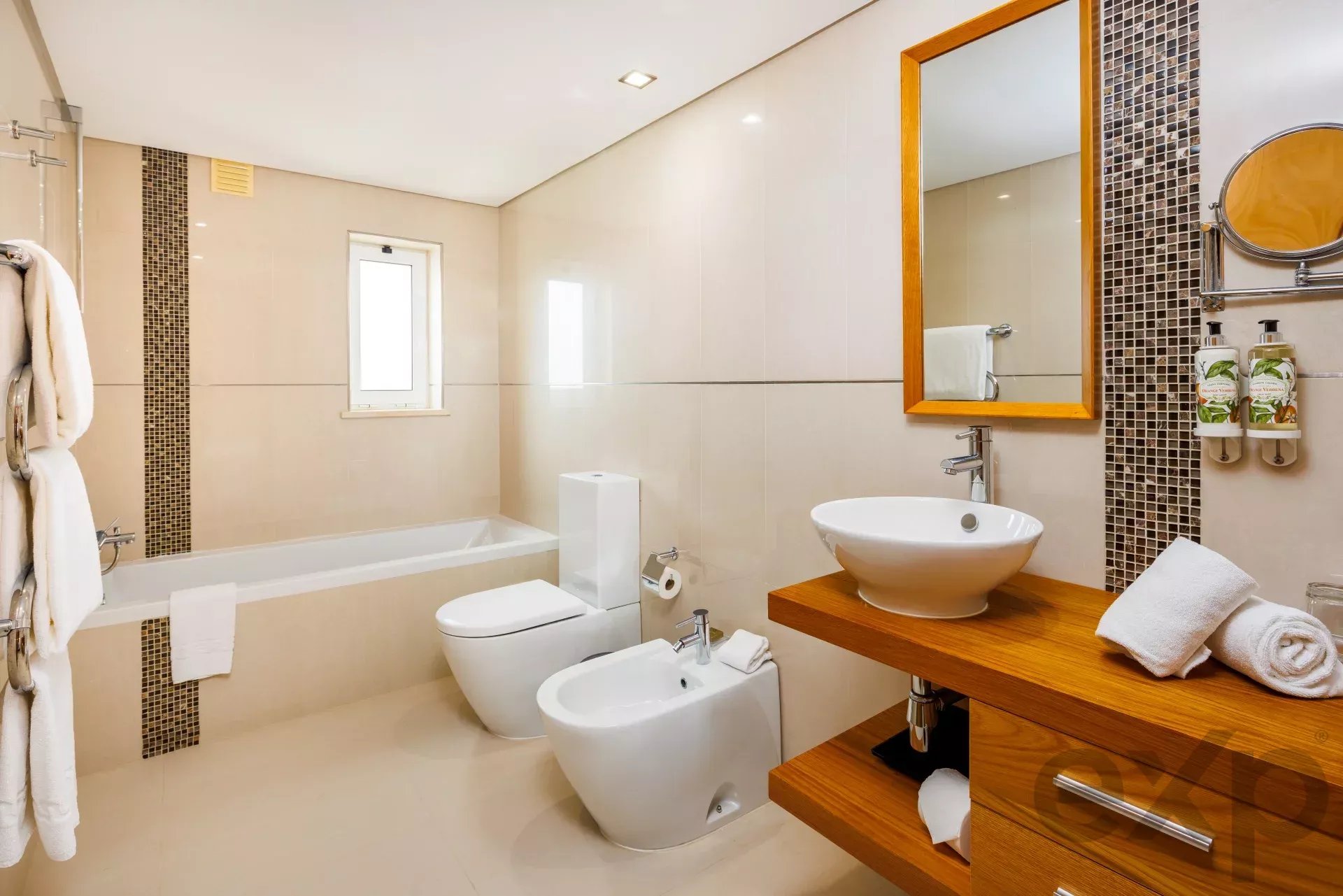Modern 2-Bedroom Duplex in Village Resort, Carvoeiro – Algarve