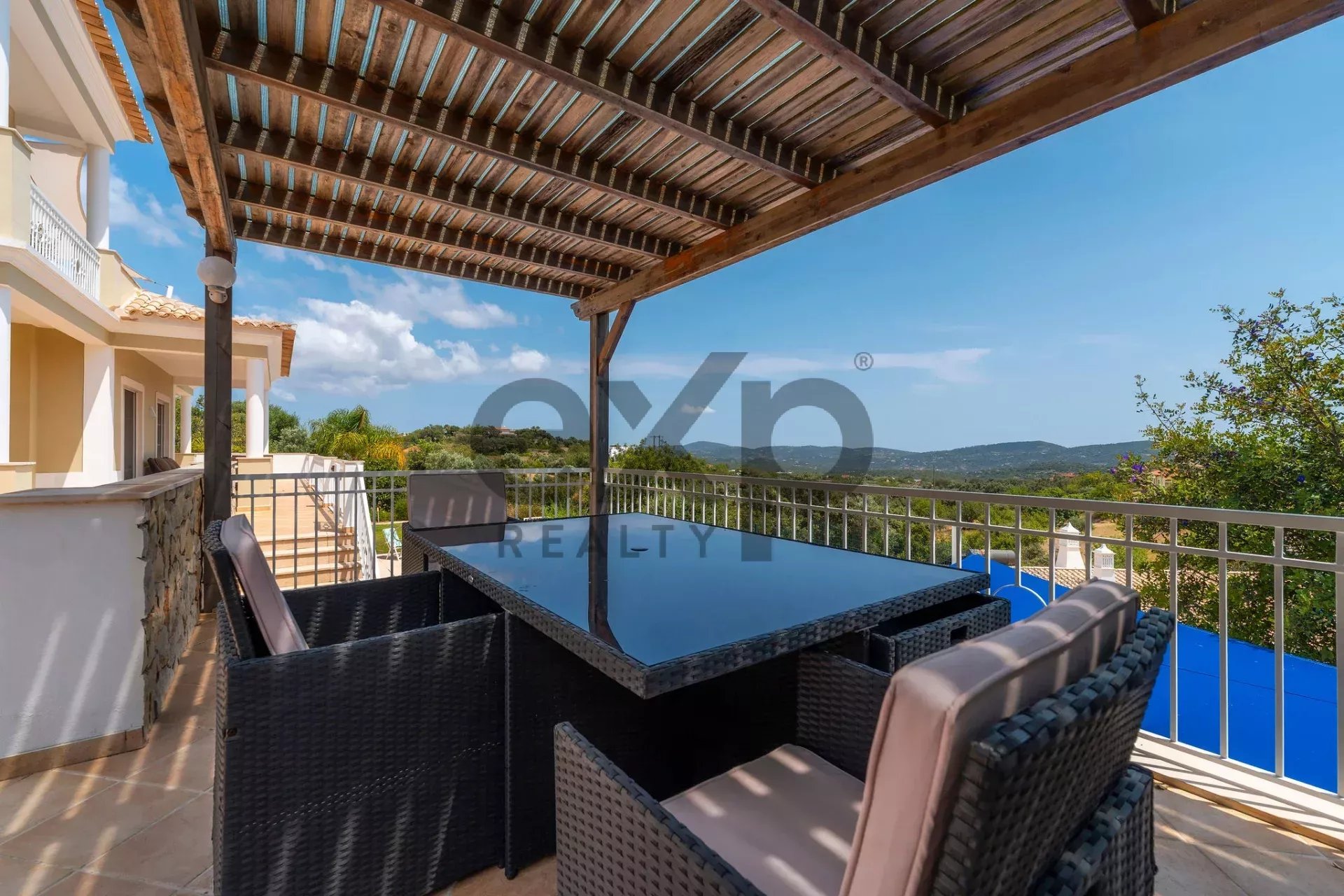 Four bedroom villa with open views and pool in São Bras de Alportel, Algarve