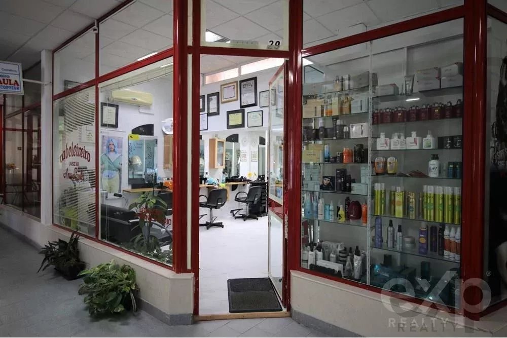 Store for sale in Cabanas shopping center
