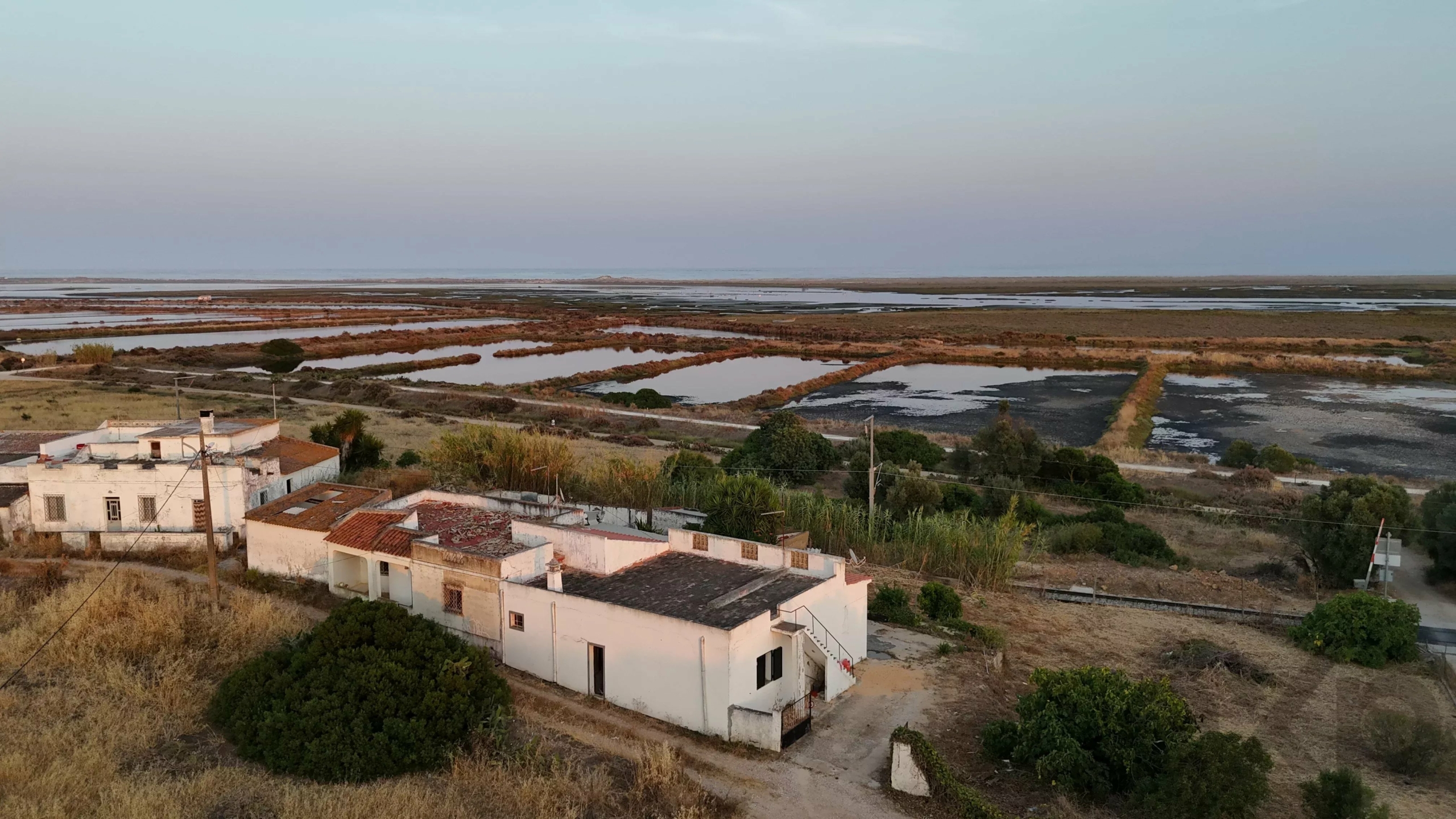 Maison à rénover en première ligne de la Ria Formosa
